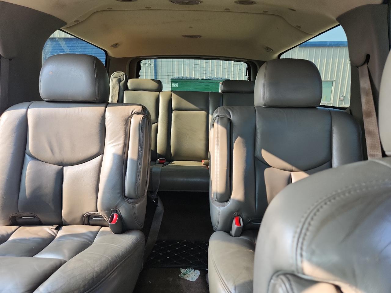 2006 Gmc Yukon Xl C1500 White vin: 1GKEC16Z86J142189