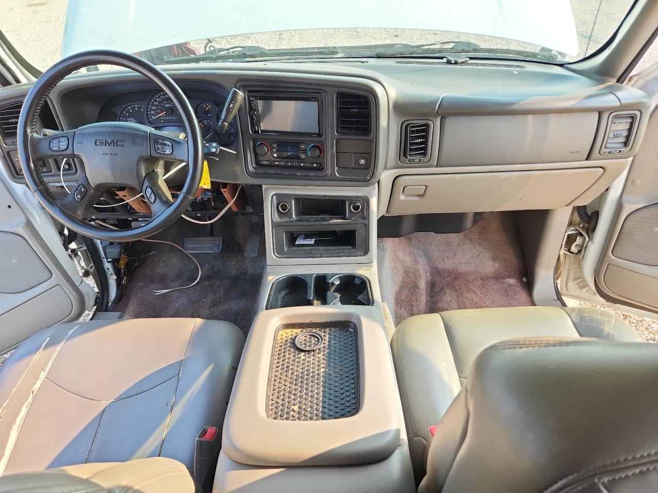 2006 Gmc Yukon Xl C1500 White vin: 1GKEC16Z86J142189