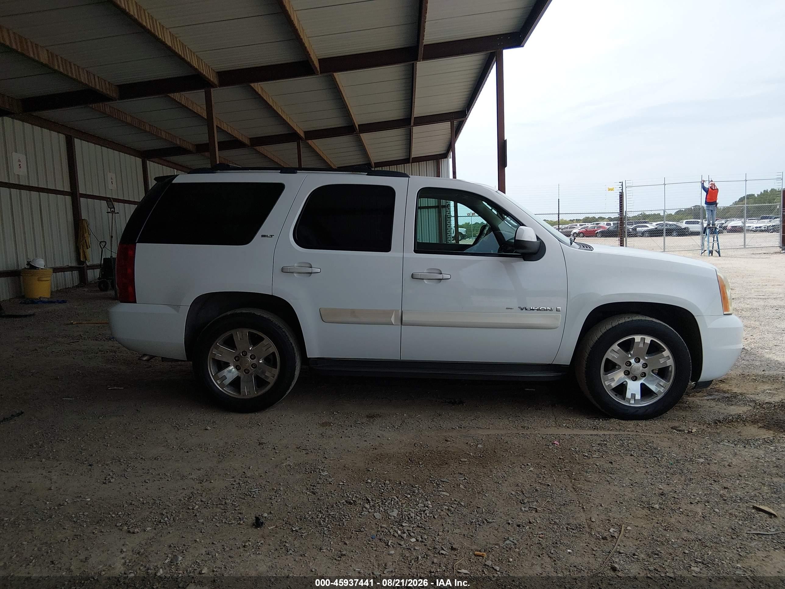 2009 Gmc Yukon Slt W/4sa White vin: 1GKEC33359R204651