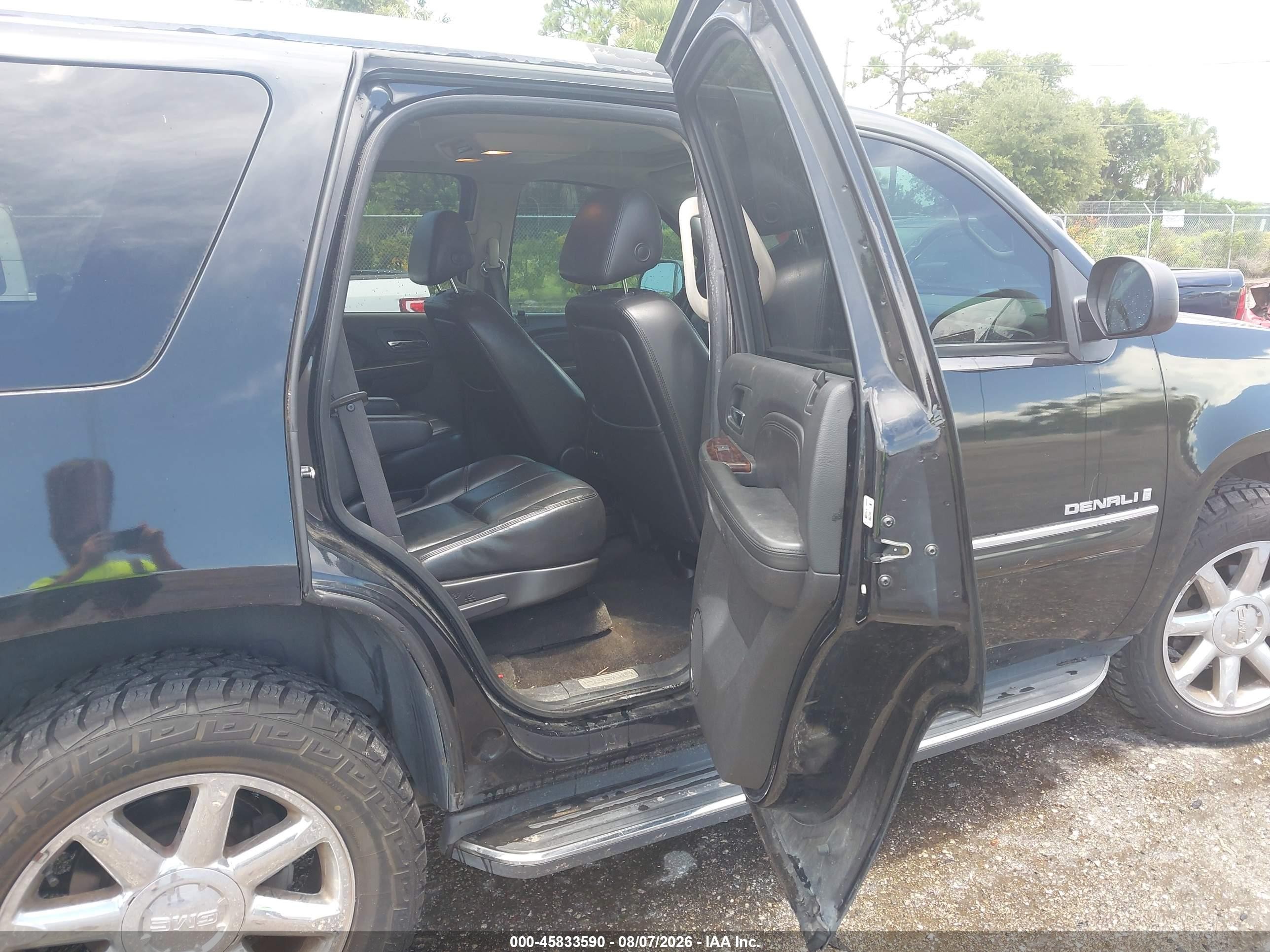 2008 Gmc Yukon Denali Black vin: 1GKEC63858J215157