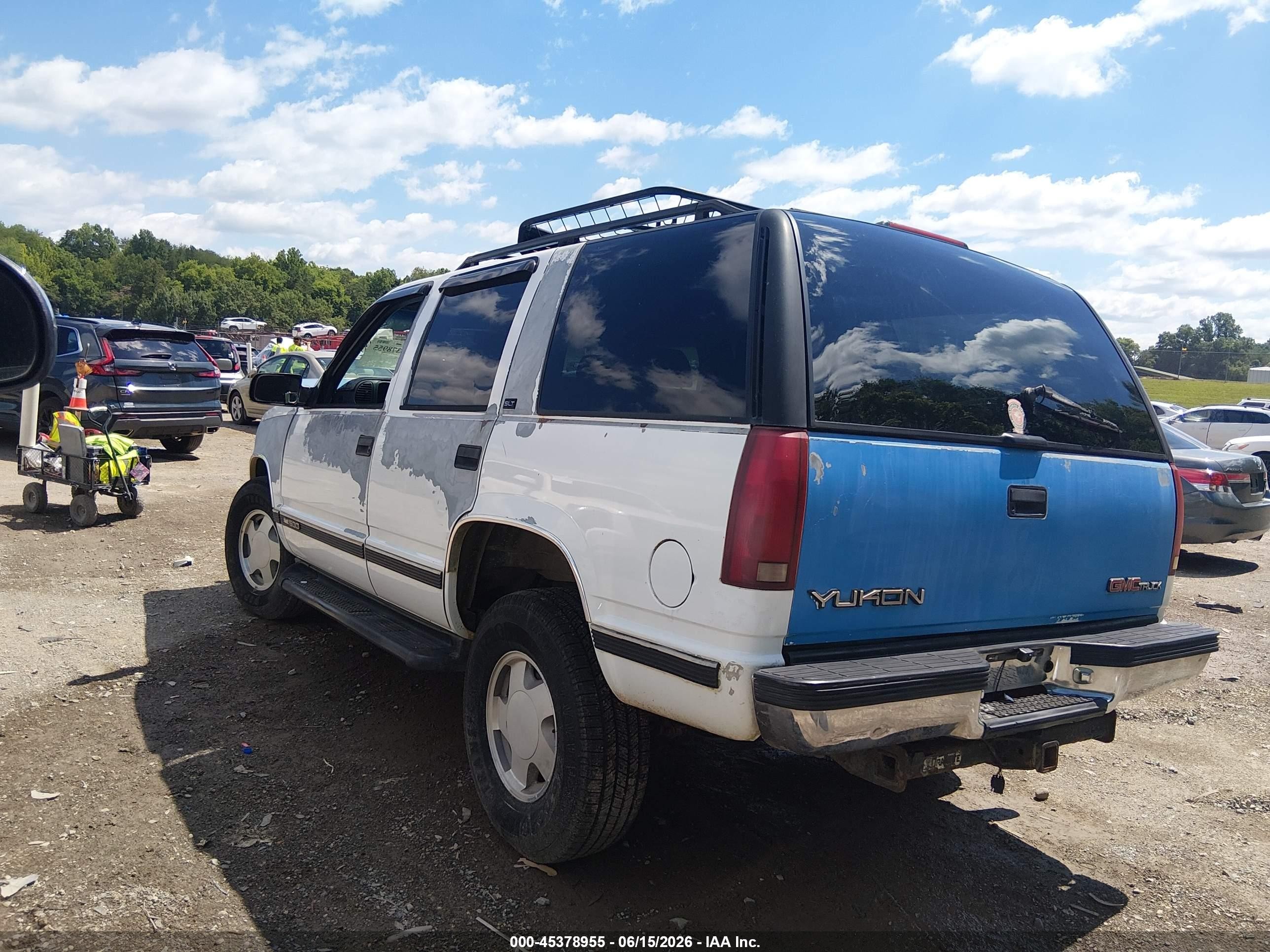 1995 Gmc Yukon   White vin: 1GKEK13K3SJ758029