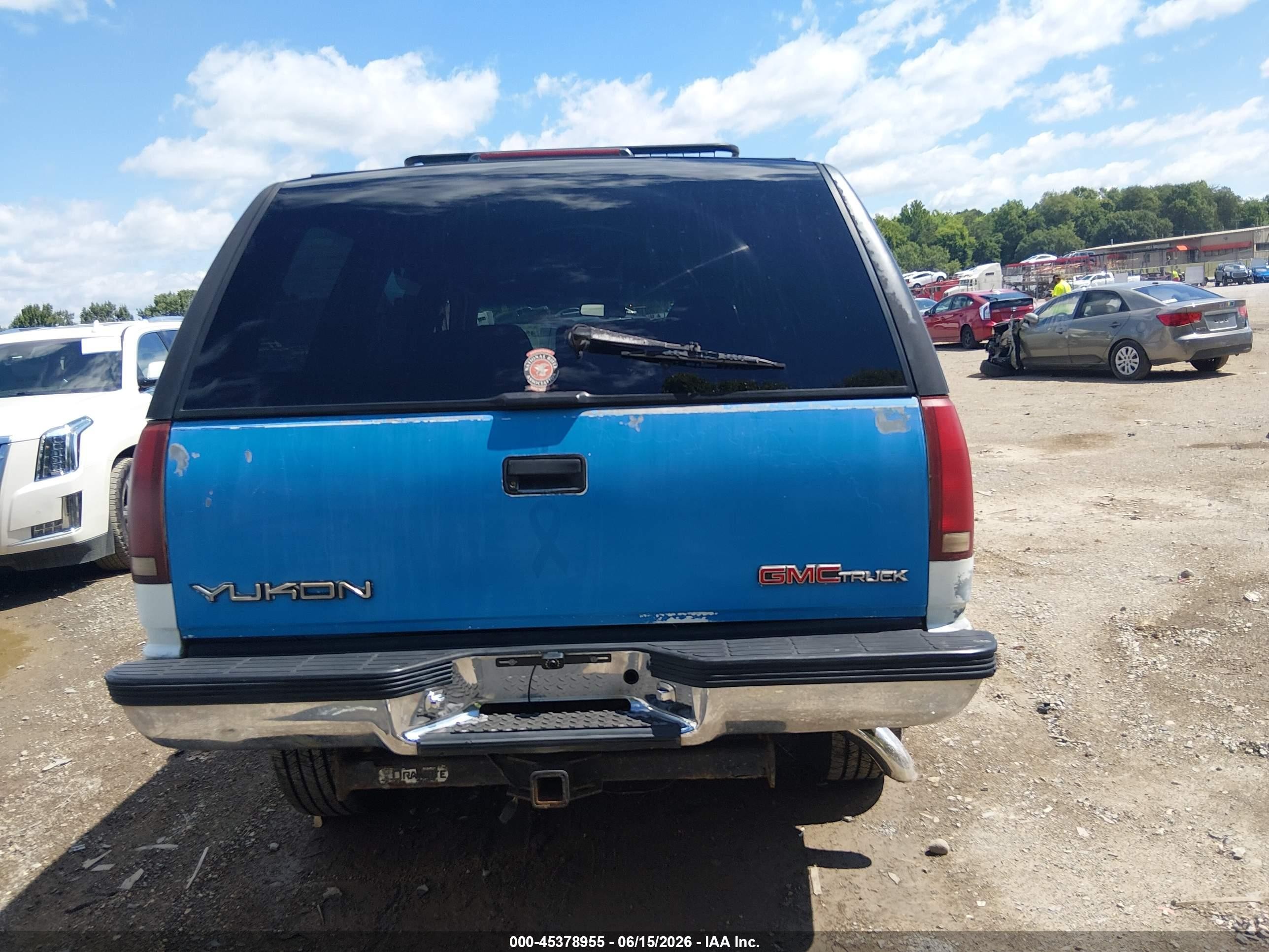 1995 Gmc Yukon   White vin: 1GKEK13K3SJ758029