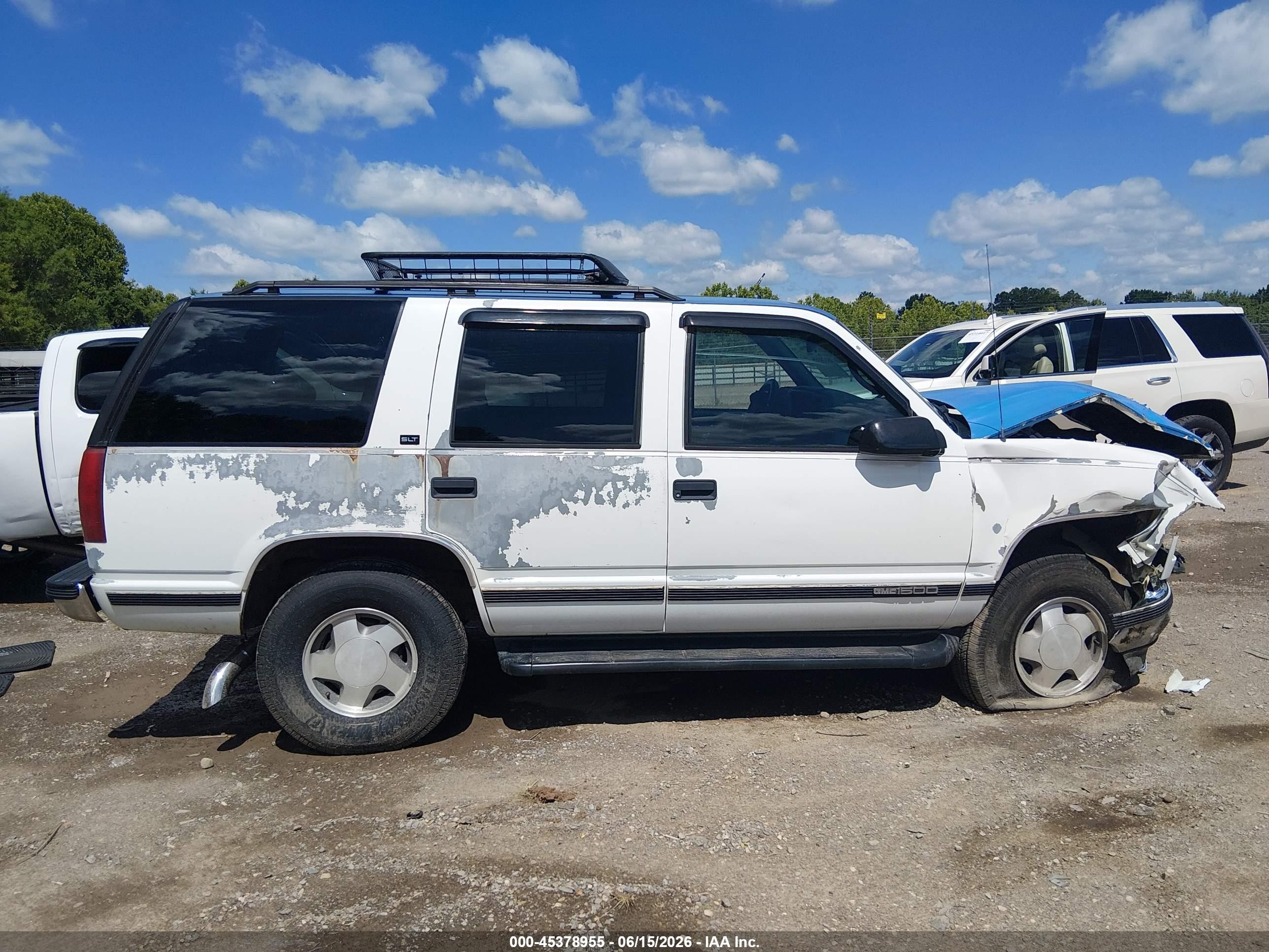 1995 Gmc Yukon   White vin: 1GKEK13K3SJ758029