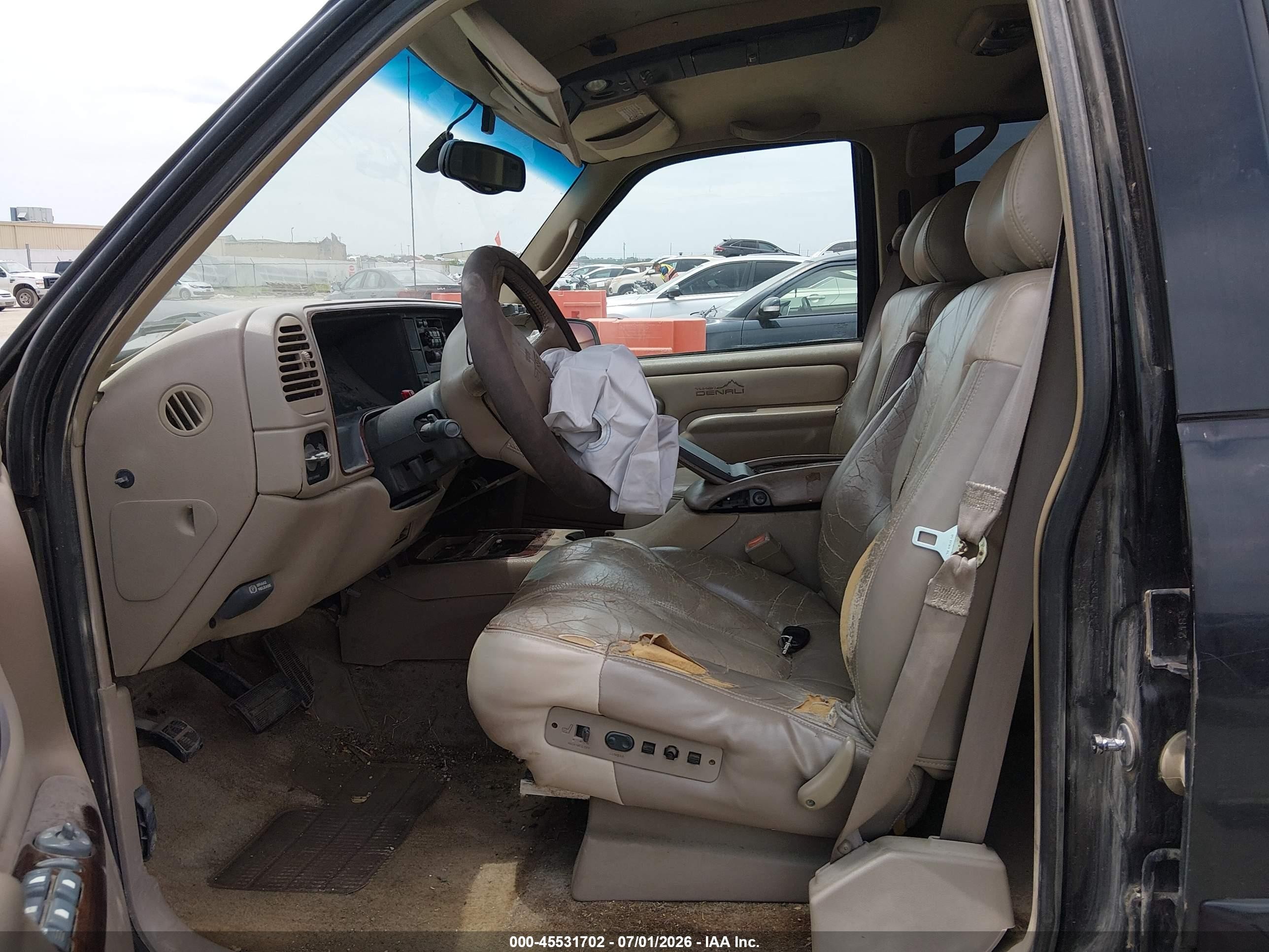 1999 Gmc Denali Black vin: 1GKEK13R2XR907519