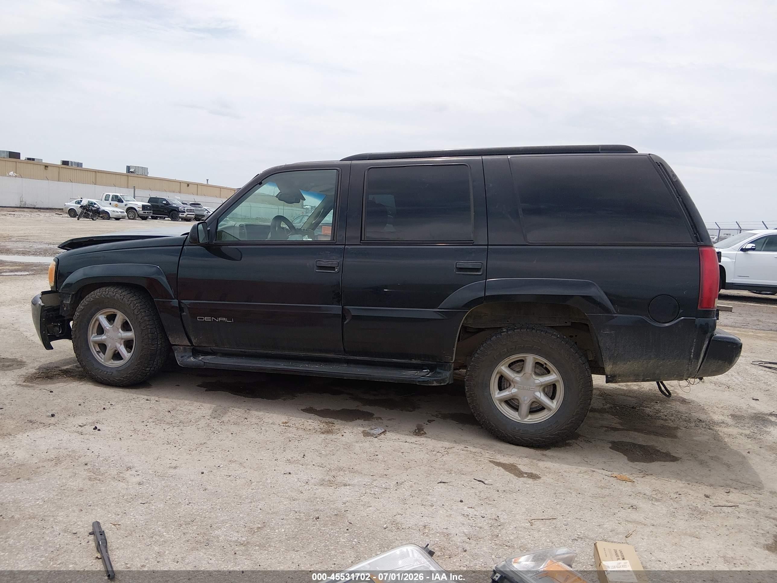 1999 Gmc Denali Black vin: 1GKEK13R2XR907519
