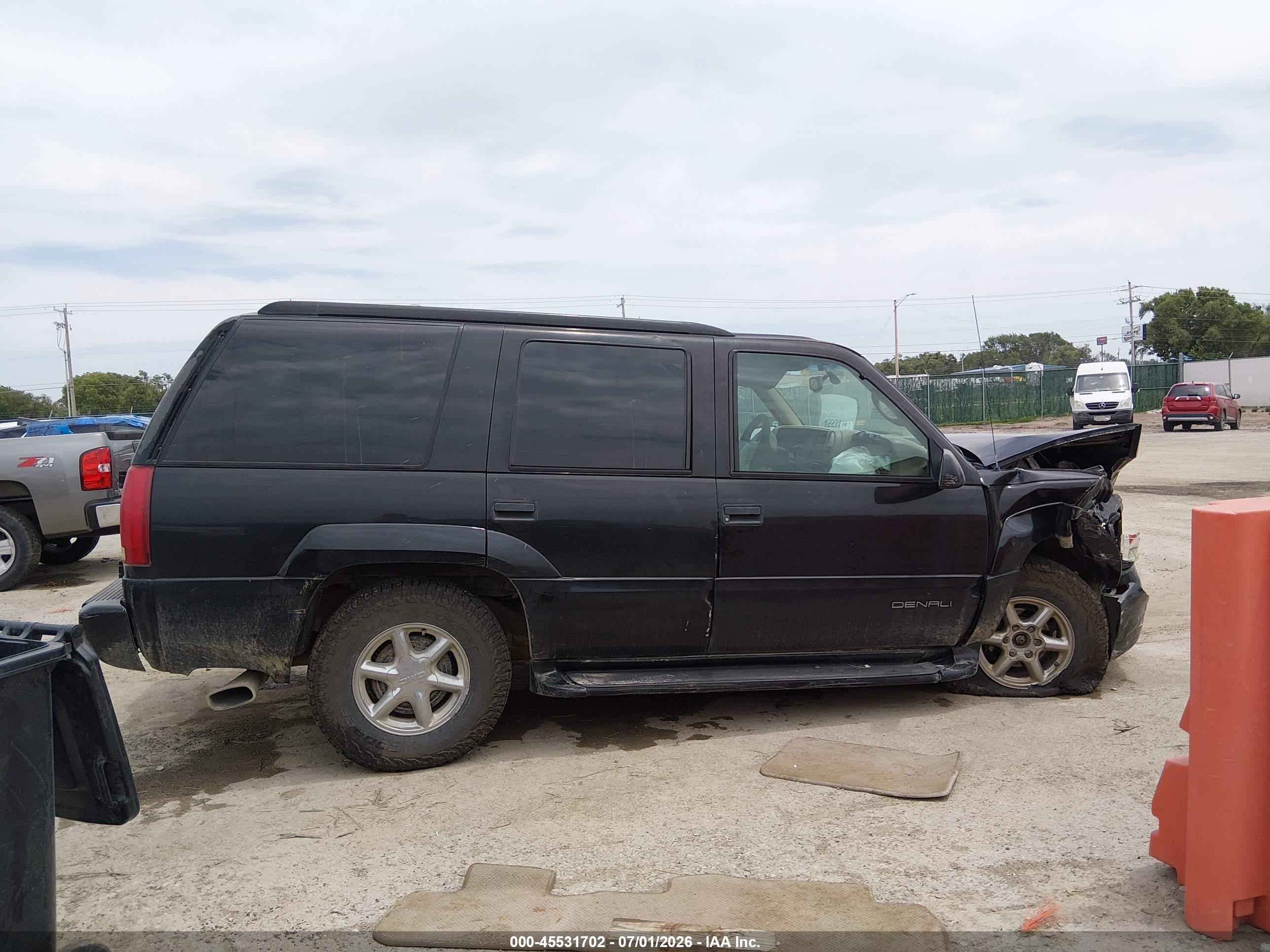 1999 Gmc Denali Black vin: 1GKEK13R2XR907519