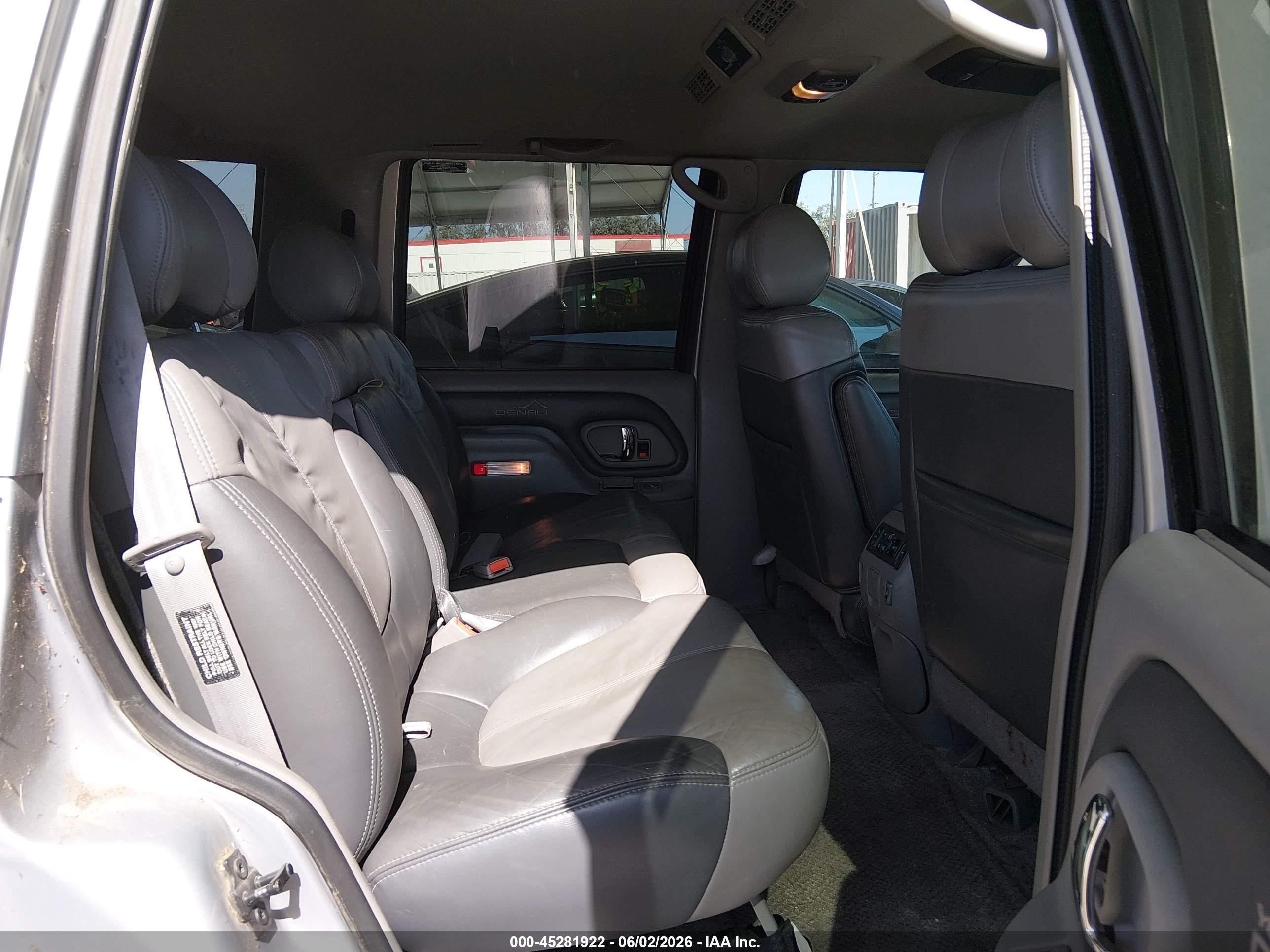 2000 Gmc Yukon Denali   Серебряный vin: 1GKEK13R2YR116795
