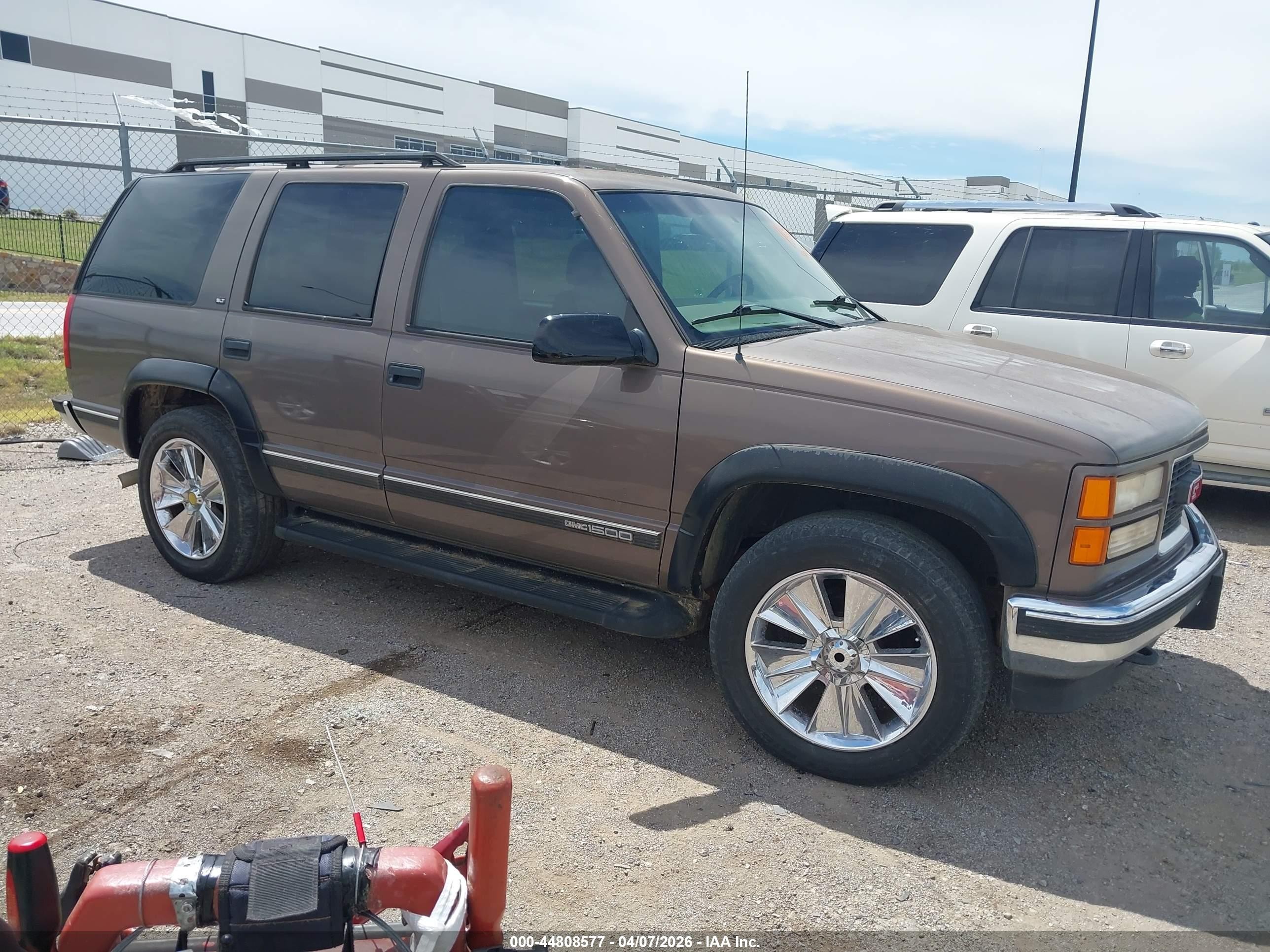 1GKEK13R5WJ700779
