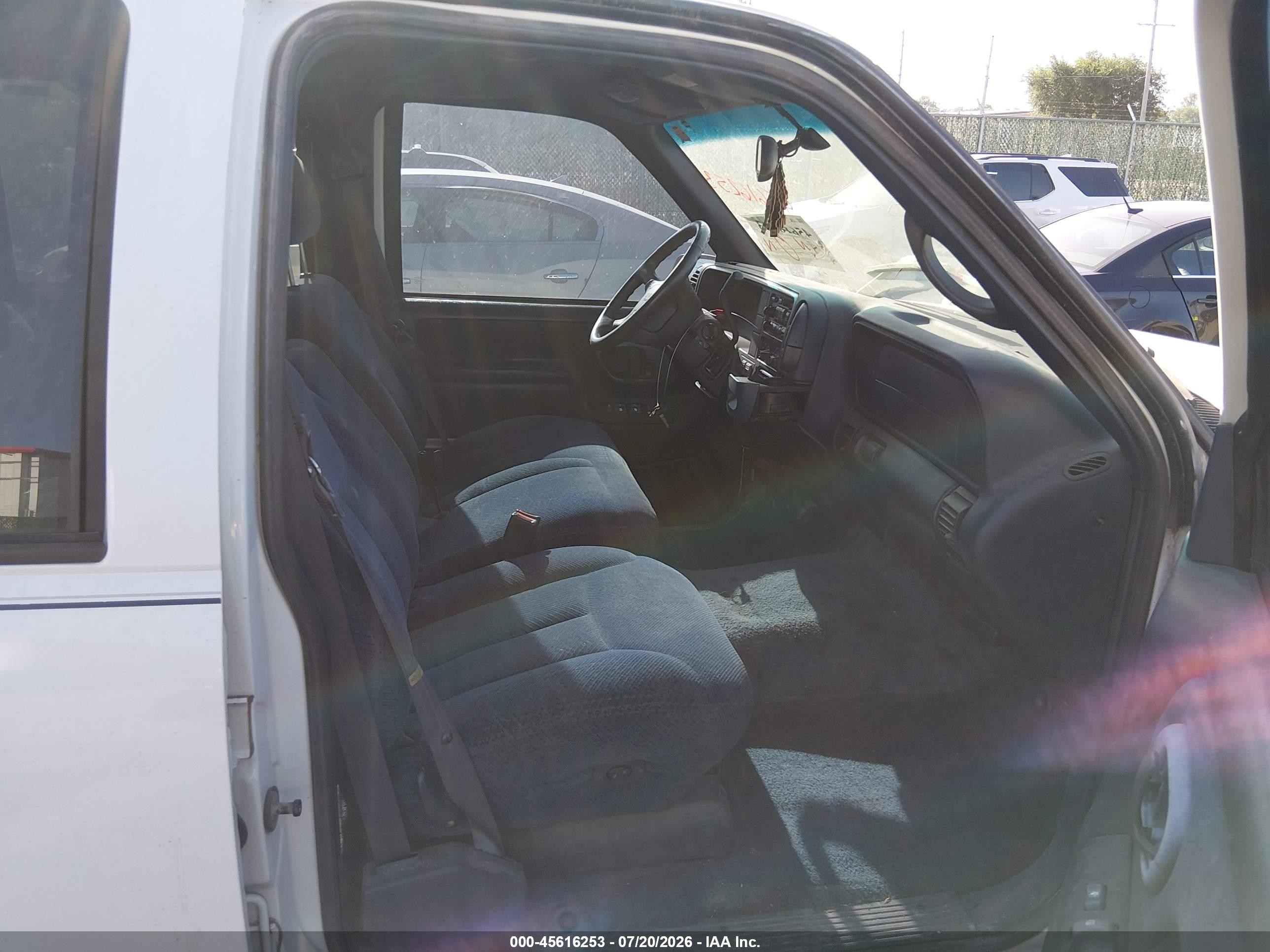 1997 Gmc Yukon Slt Cmi White vin: 1GKEK13R7VJ764563