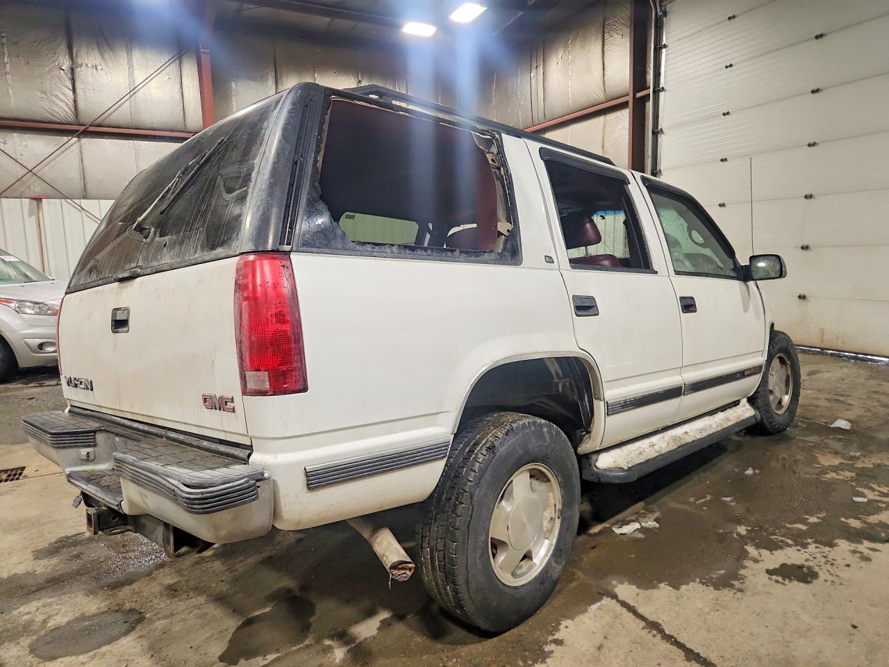 1999 Gmc Yukon Белый vin: 1GKEK13R9XJ725251