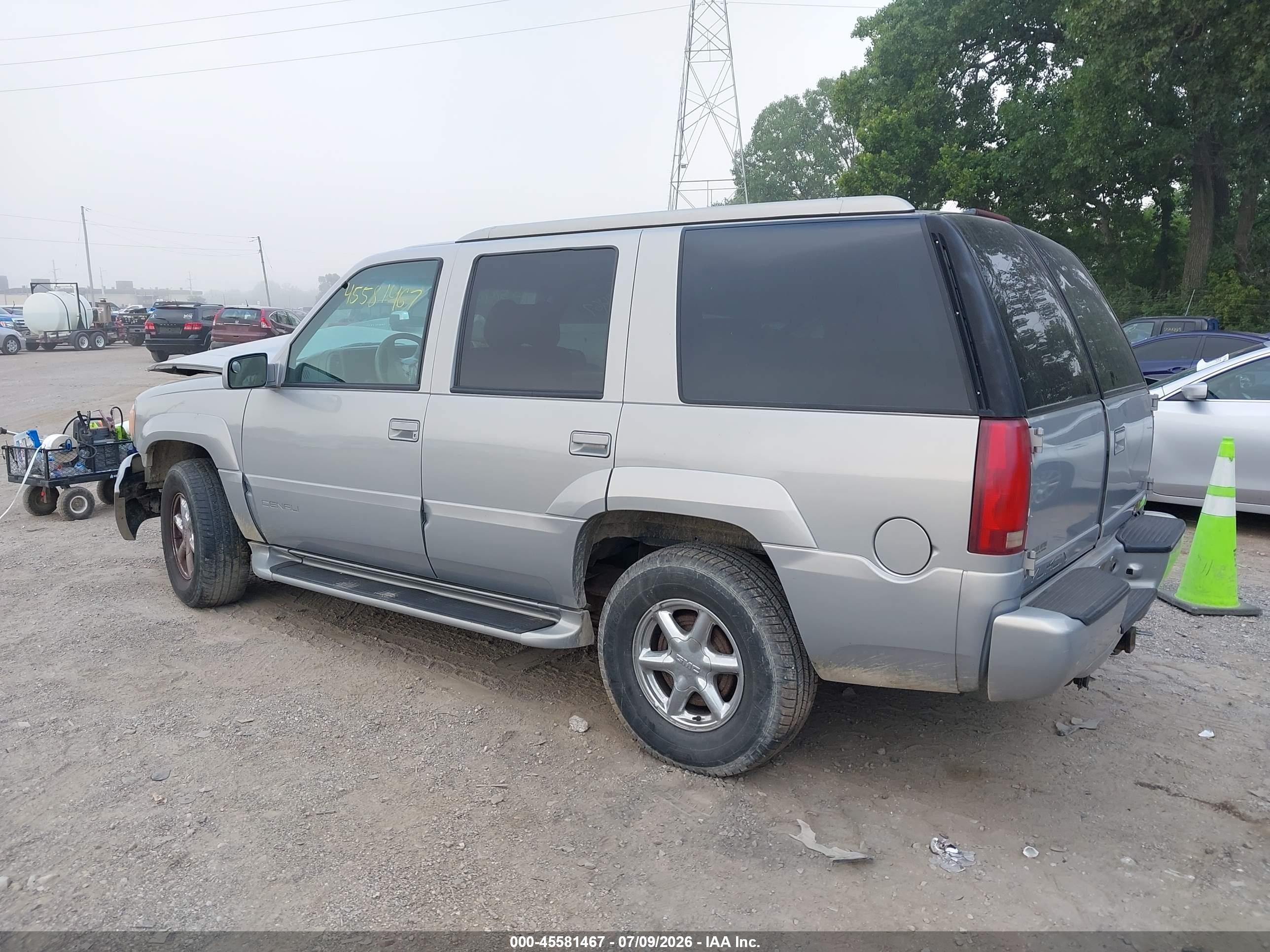 2000 Gmc Yukon Denali   Silver vin: 1GKEK13RXYR134705