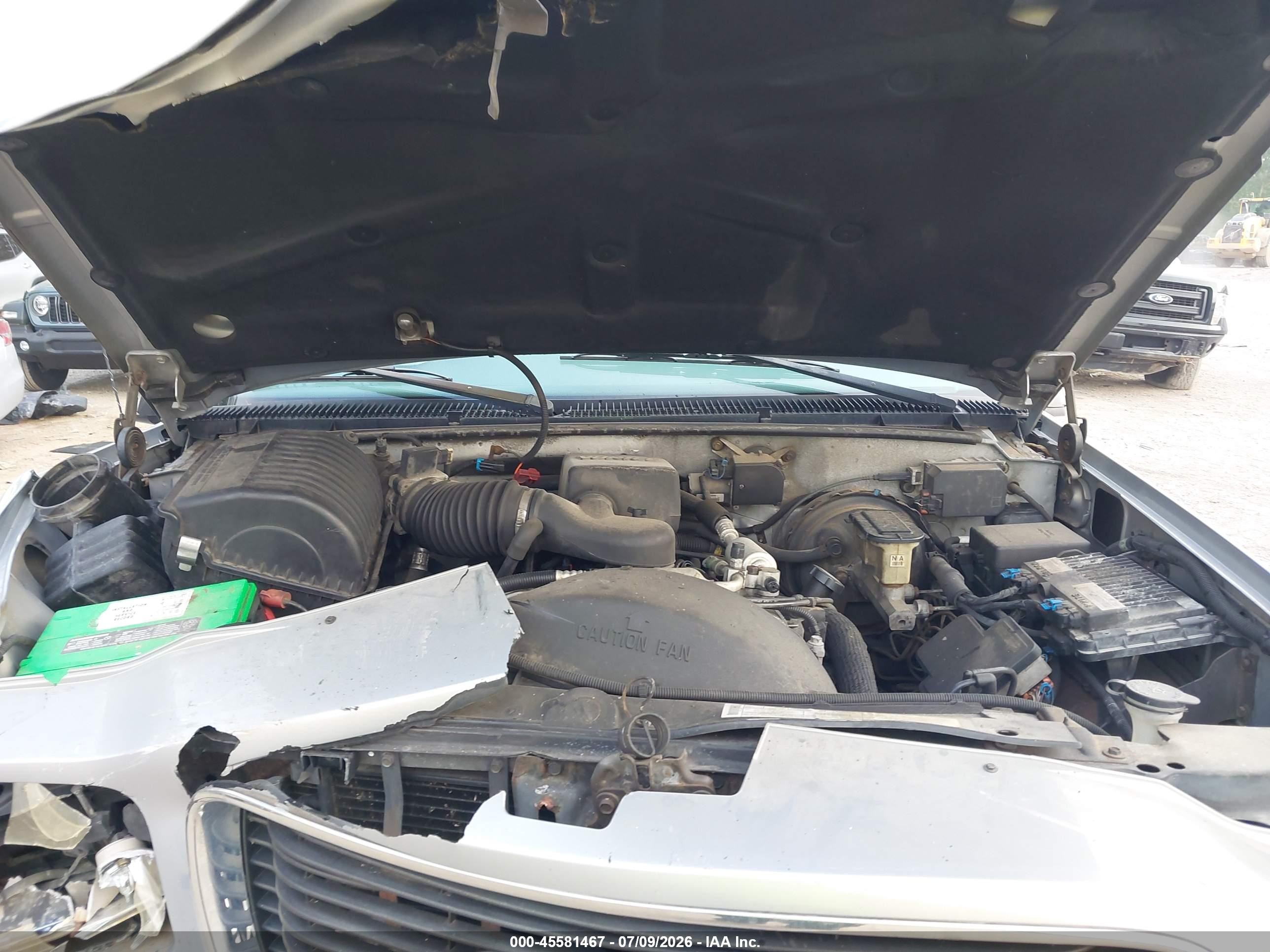 2000 Gmc Yukon Denali   Silver vin: 1GKEK13RXYR134705