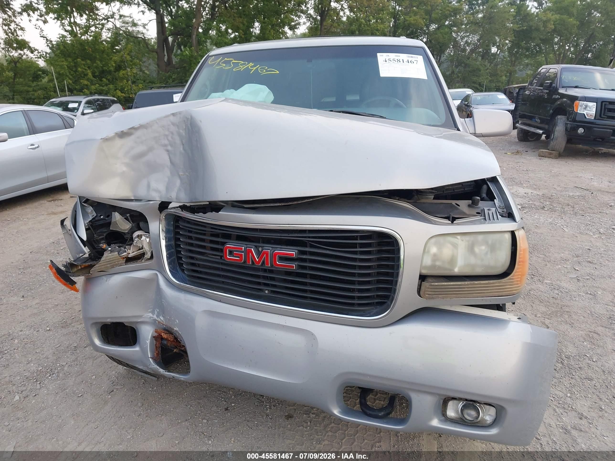 2000 Gmc Yukon Denali   Silver vin: 1GKEK13RXYR134705
