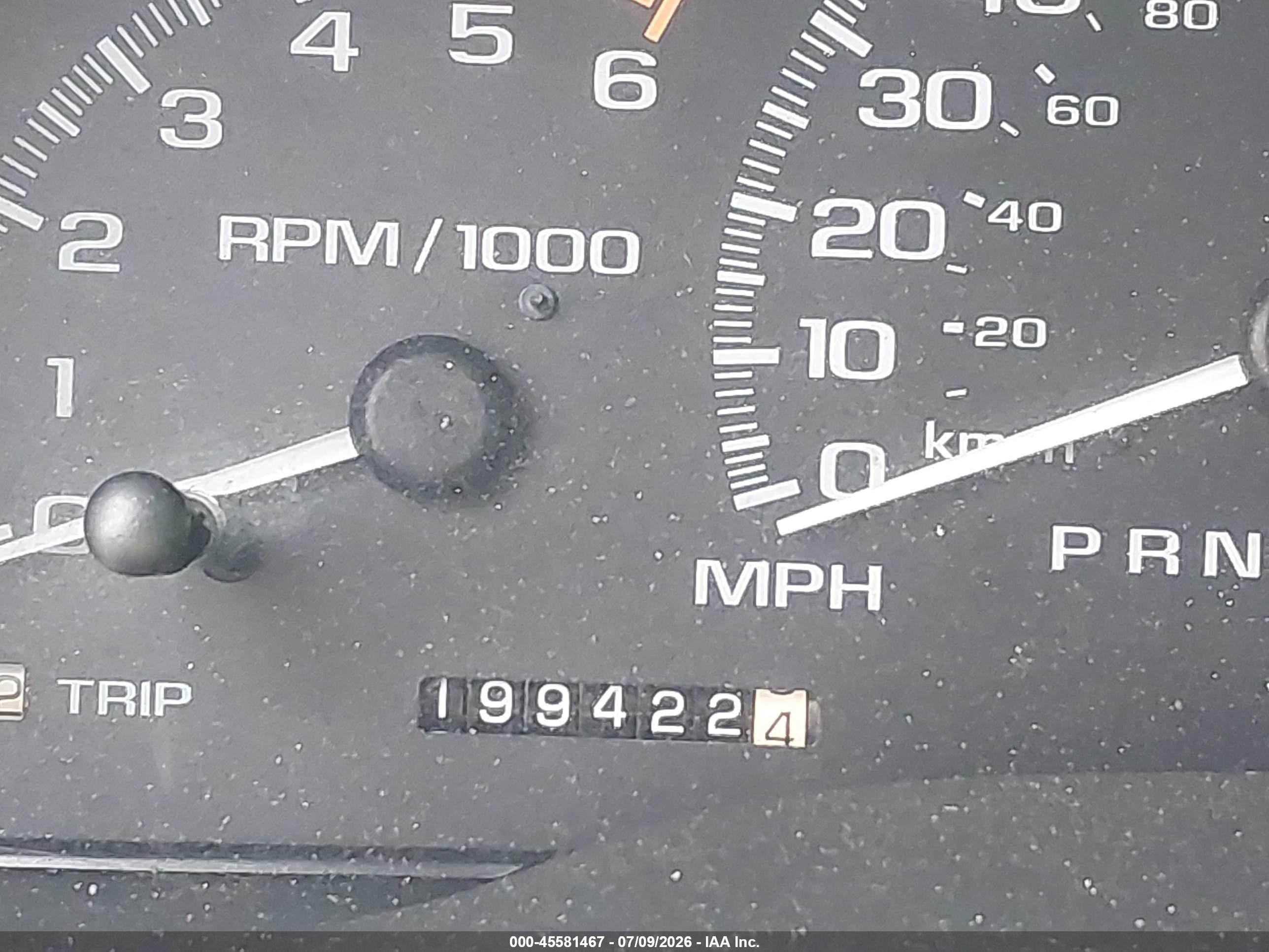 2000 Gmc Yukon Denali   Silver vin: 1GKEK13RXYR134705