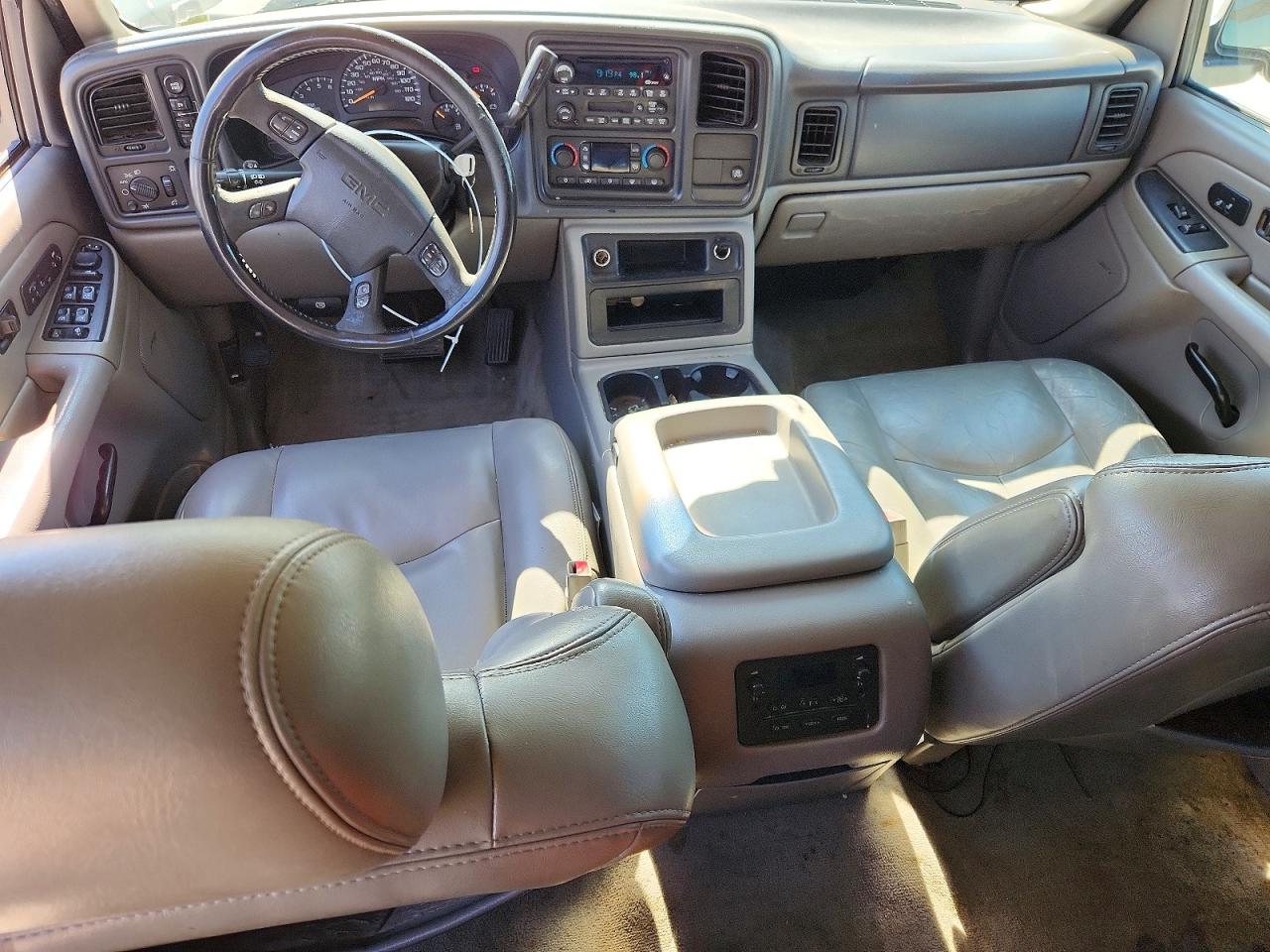 2005 Gmc Yukon Silver vin: 1GKEK13T15R276206