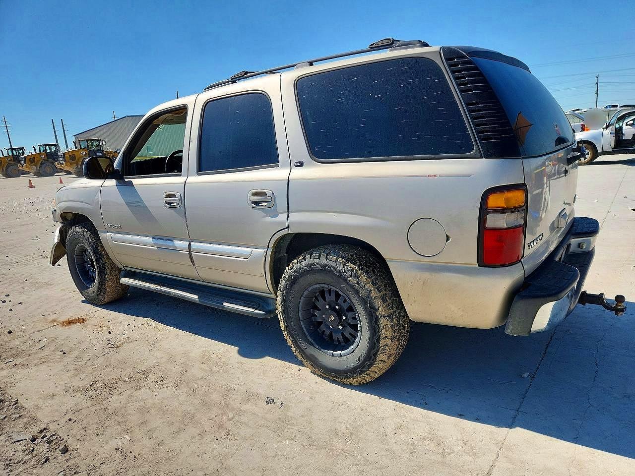 2005 Gmc Yukon Silver vin: 1GKEK13T15R276206