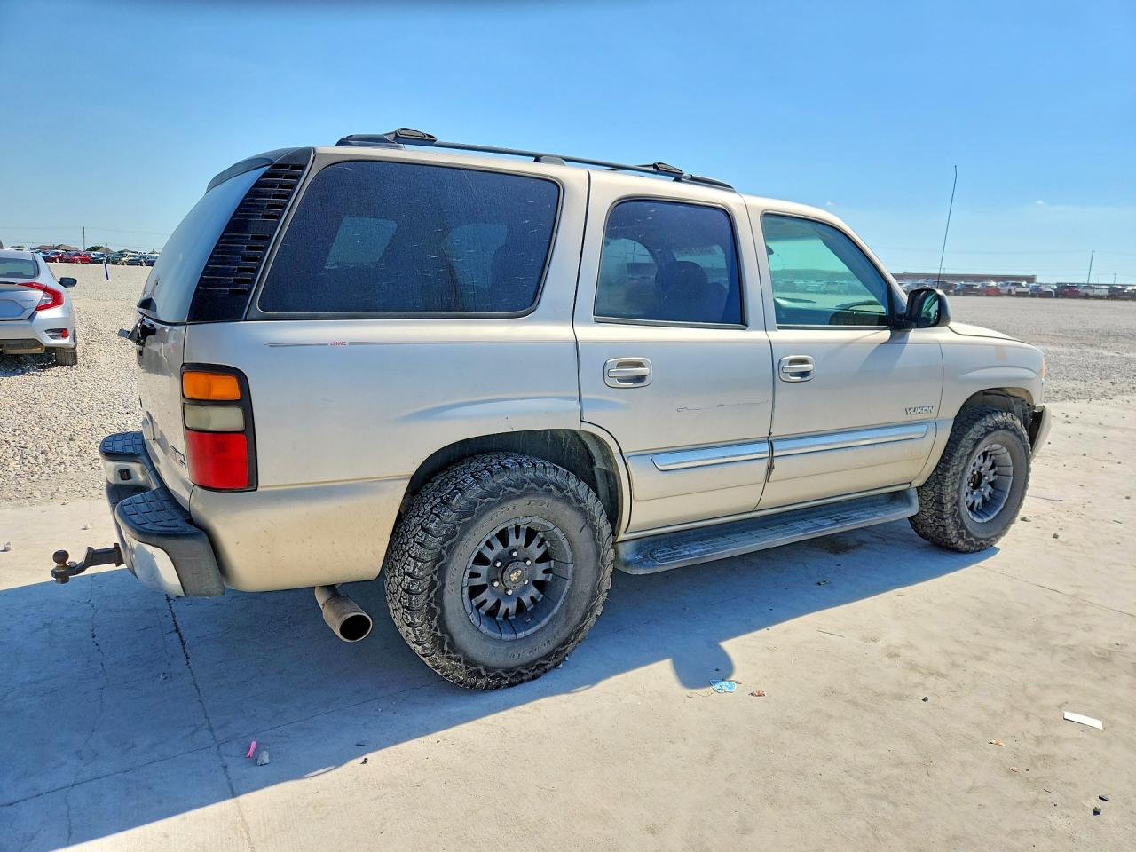 2005 Gmc Yukon Silver vin: 1GKEK13T15R276206