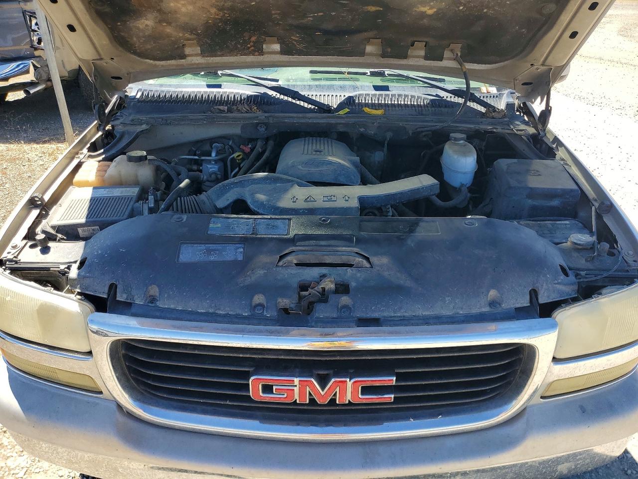 2005 Gmc Yukon Silver vin: 1GKEK13T35R275560
