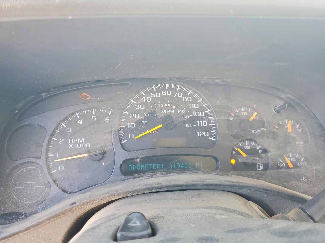 2005 Gmc Yukon Silver vin: 1GKEK13T35R275560