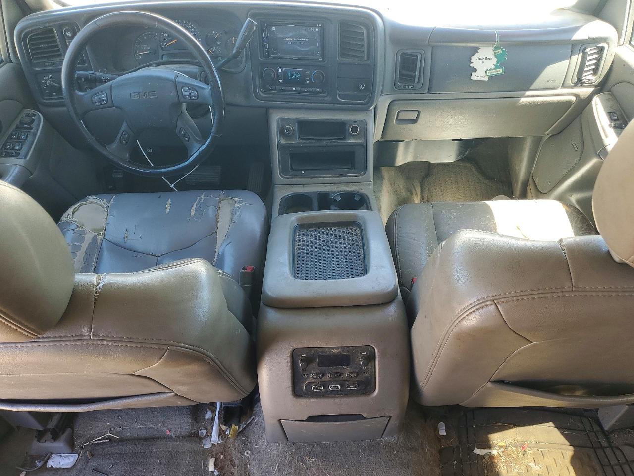2005 Gmc Yukon Silver vin: 1GKEK13T35R275560