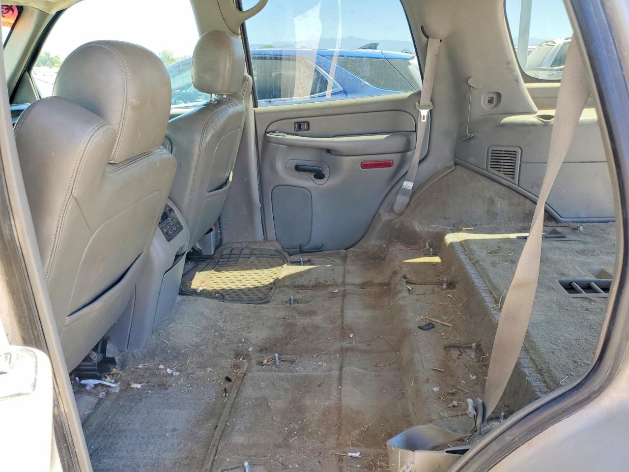 2005 Gmc Yukon Silver vin: 1GKEK13T35R275560