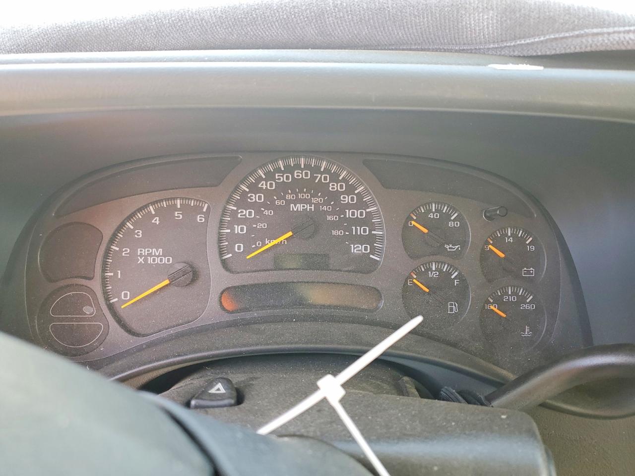 2004 Gmc Yukon White vin: 1GKEK13T54R179105