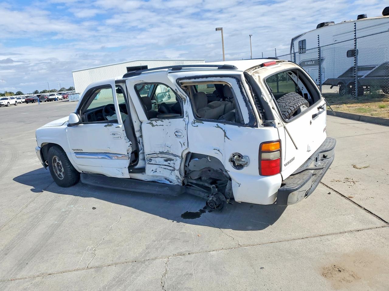 2004 Gmc Yukon White vin: 1GKEK13T54R179105