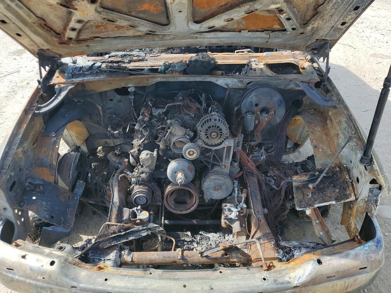 2003 Gmc Yukon Burn vin: 1GKEK13T83J320973