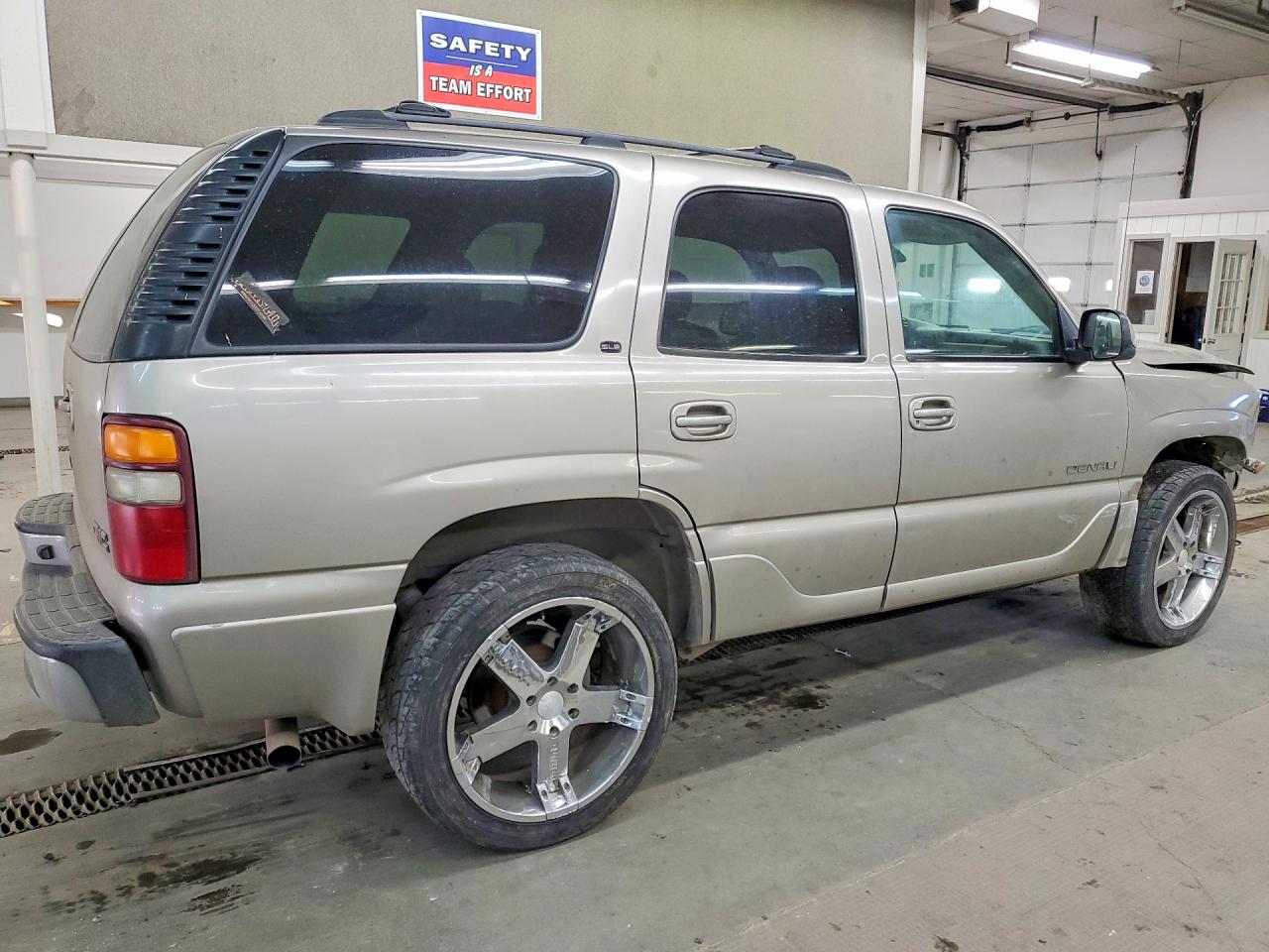 2002 Gmc Yukon Tan vin: 1GKEK13VX2R117374
