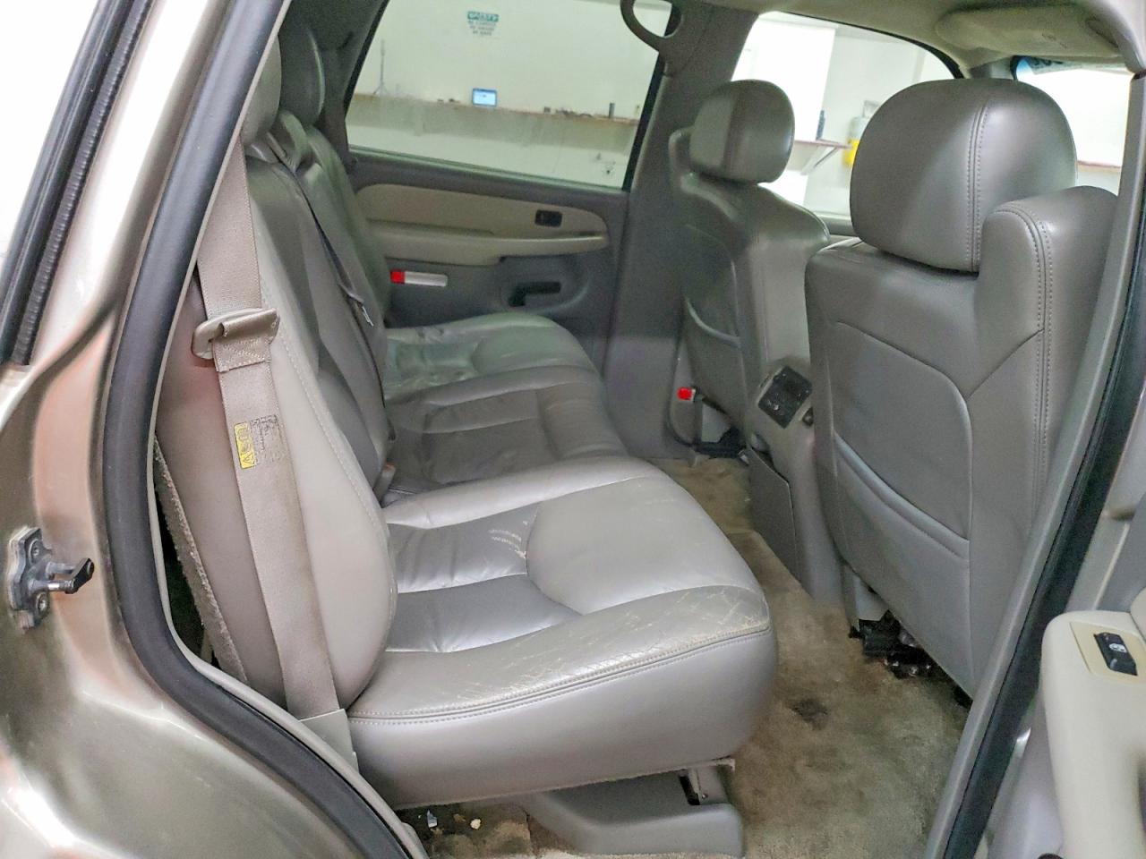 2002 Gmc Yukon Tan vin: 1GKEK13VX2R117374