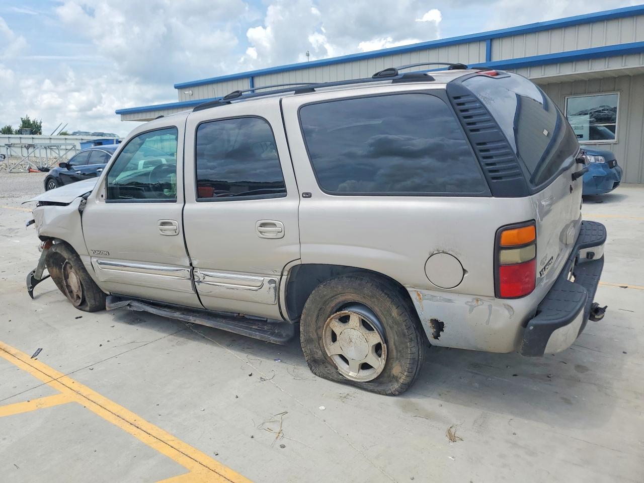 2004 Gmc Yukon Silver vin: 1GKEK13Z24J187892