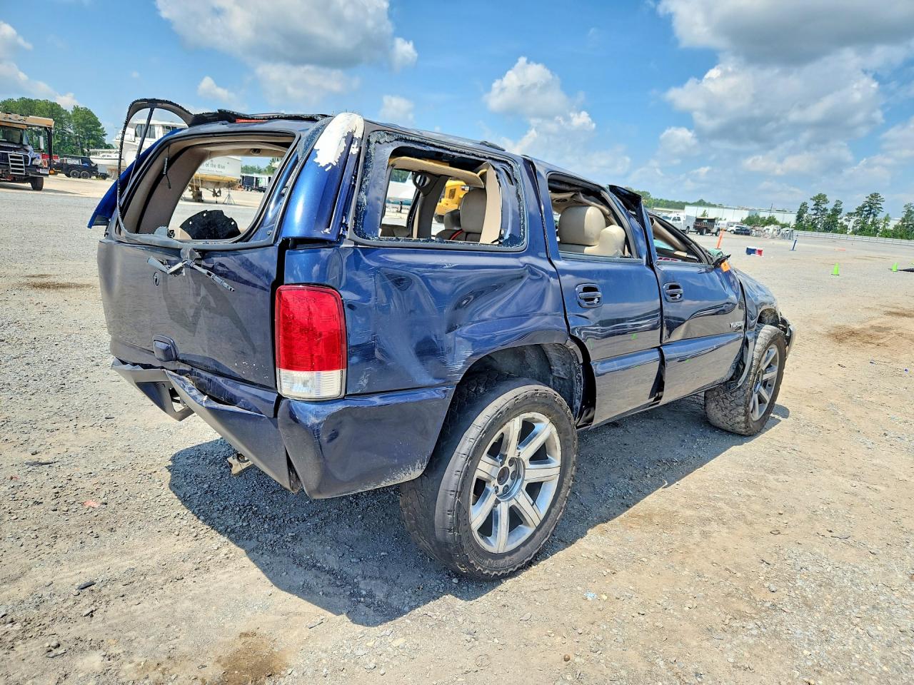2004 Gmc Yukon Blue vin: 1GKEK13Z24R117455