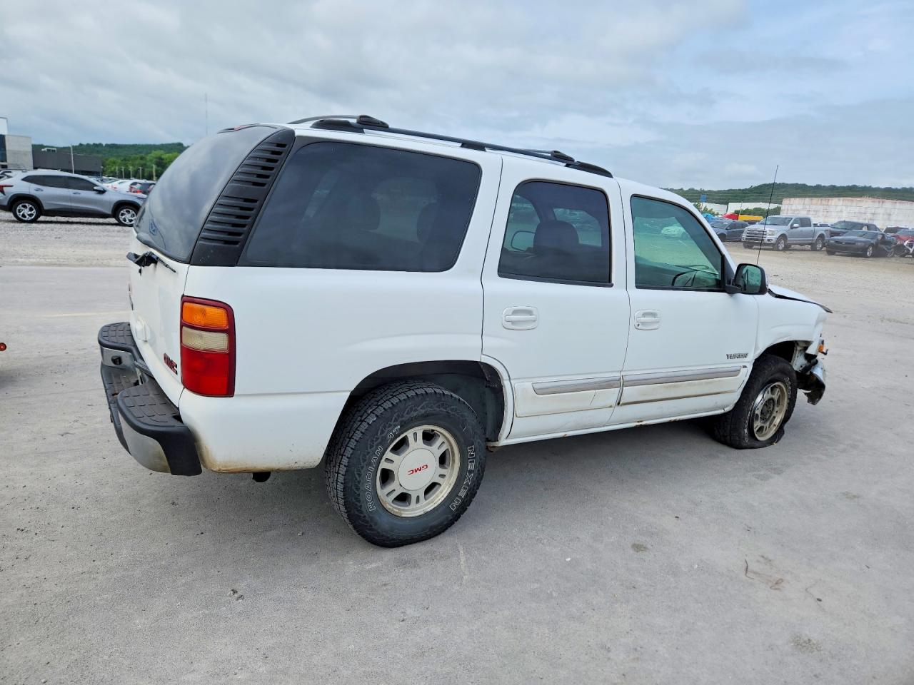 2002 Gmc Yukon White vin: 1GKEK13ZX2R304570