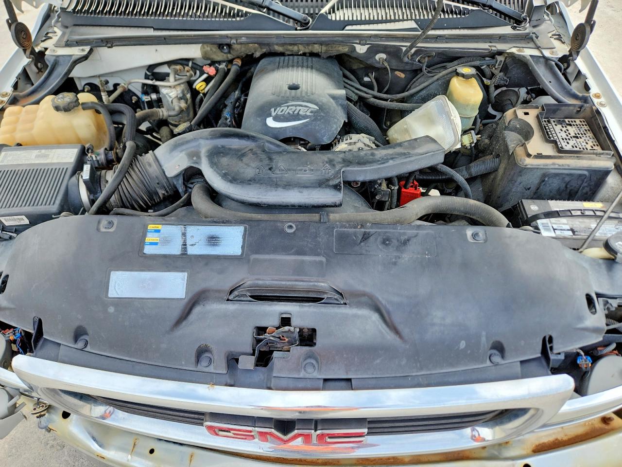 2002 Gmc Yukon White vin: 1GKEK13ZX2R304570