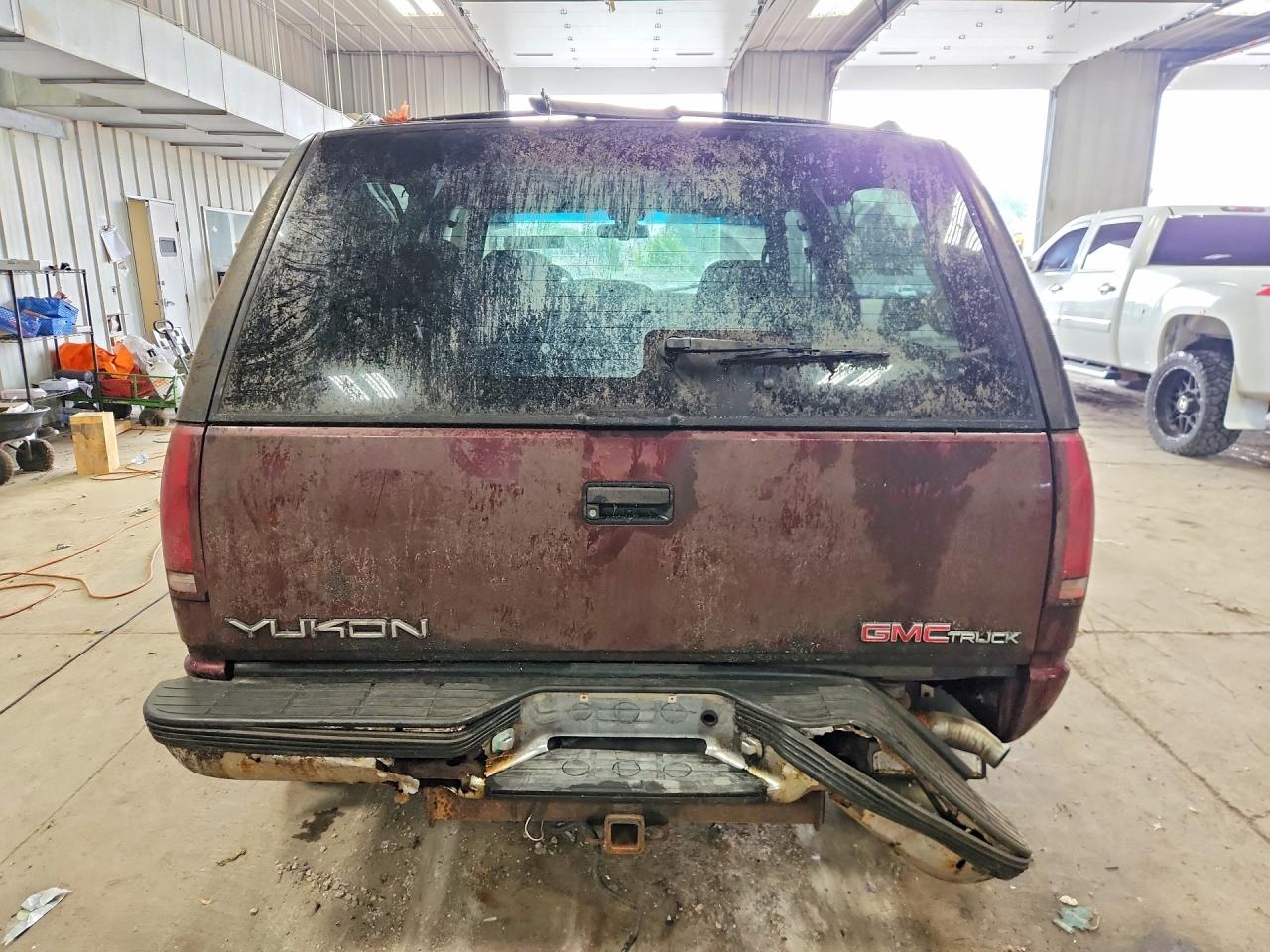 1995 Gmc Yukon Burgundy vin: 1GKEK18K0SJ743870
