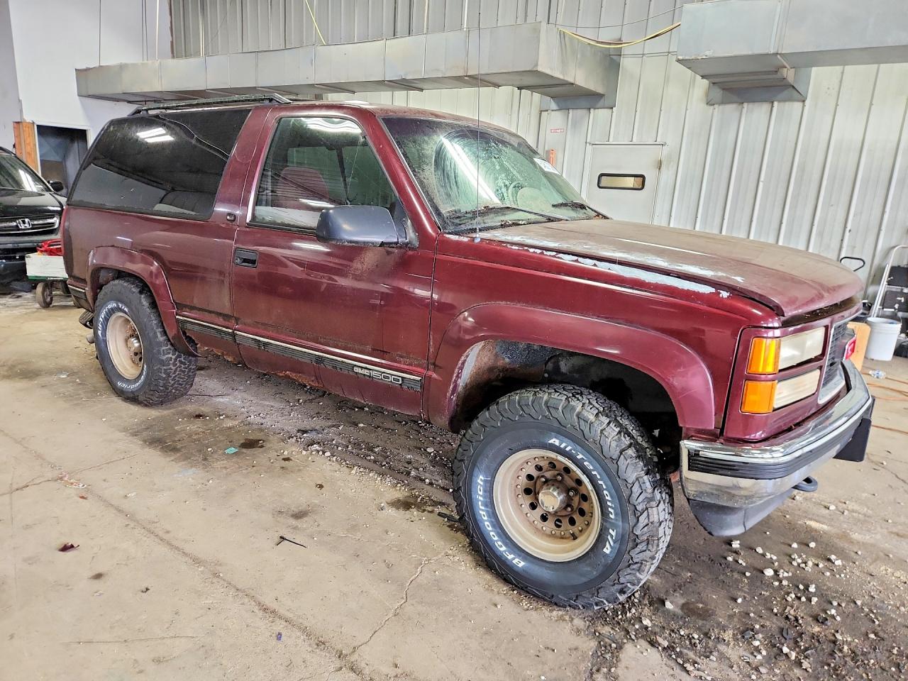1995 Gmc Yukon Burgundy vin: 1GKEK18K0SJ743870