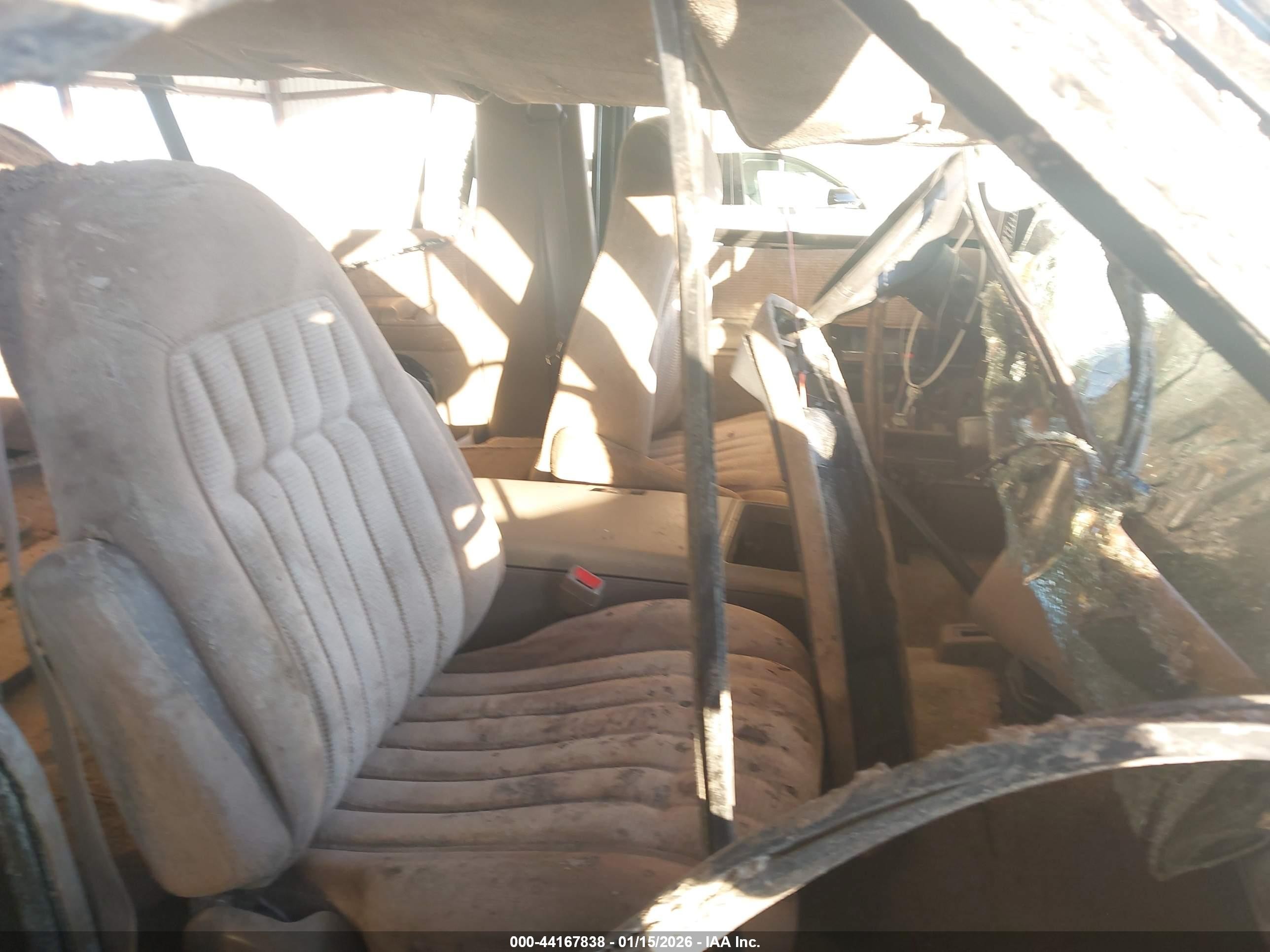 1992 Gmc Yukon   Black vin: 1GKEK18K2NJ705013