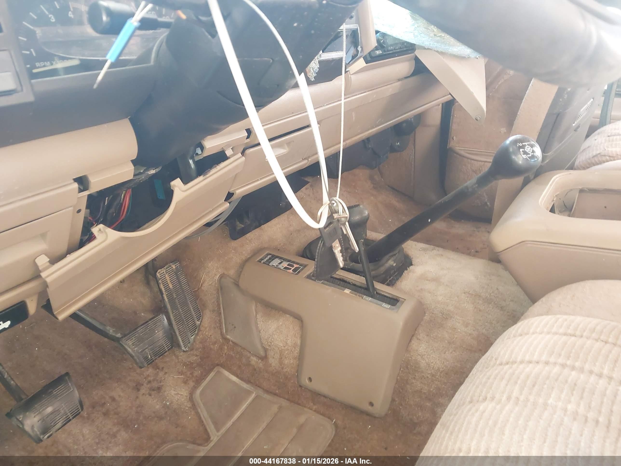 1992 Gmc Yukon   Black vin: 1GKEK18K2NJ705013
