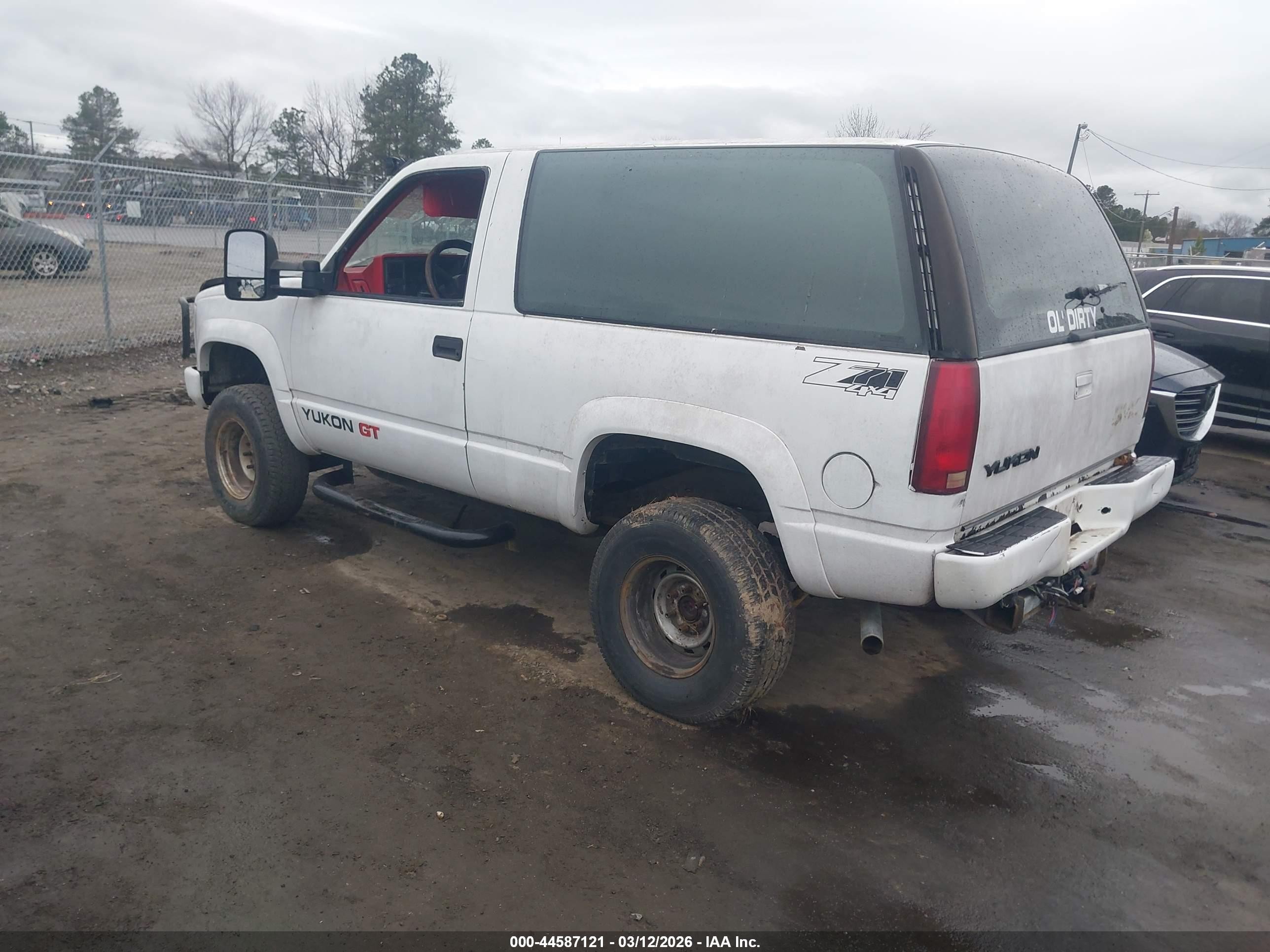 1993 Gmc Yukon   White vin: 1GKEK18K2PJ719772