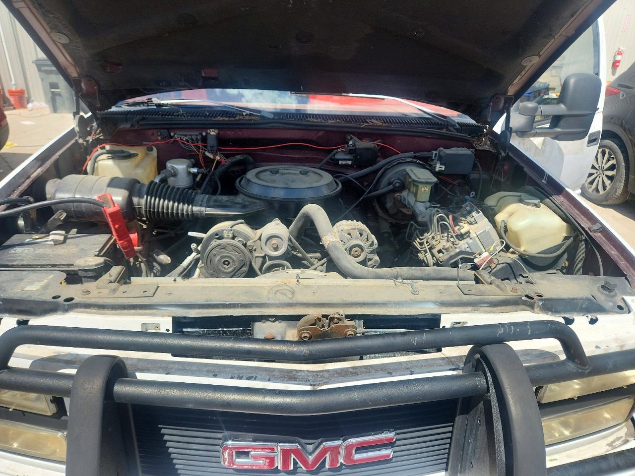 1993 Gmc Yukon White vin: 1GKEK18K2PJ719772