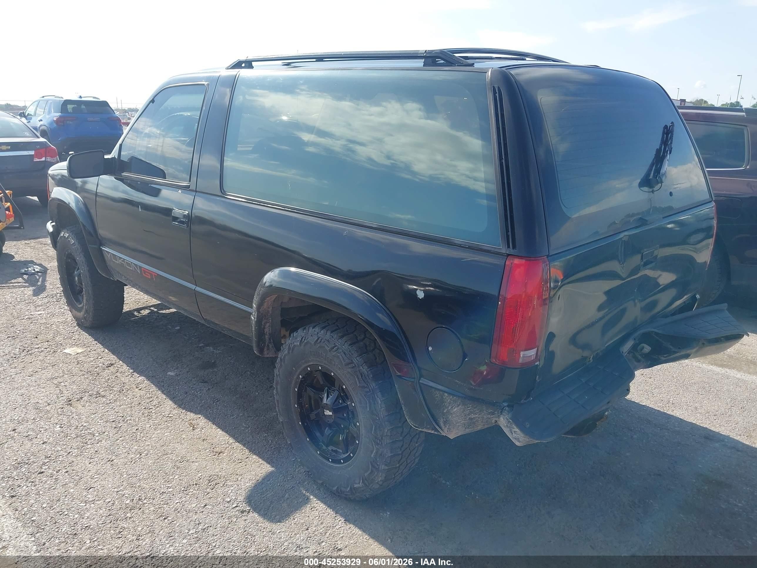 1992 Gmc Yukon   Black vin: 1GKEK18K8NJ714962
