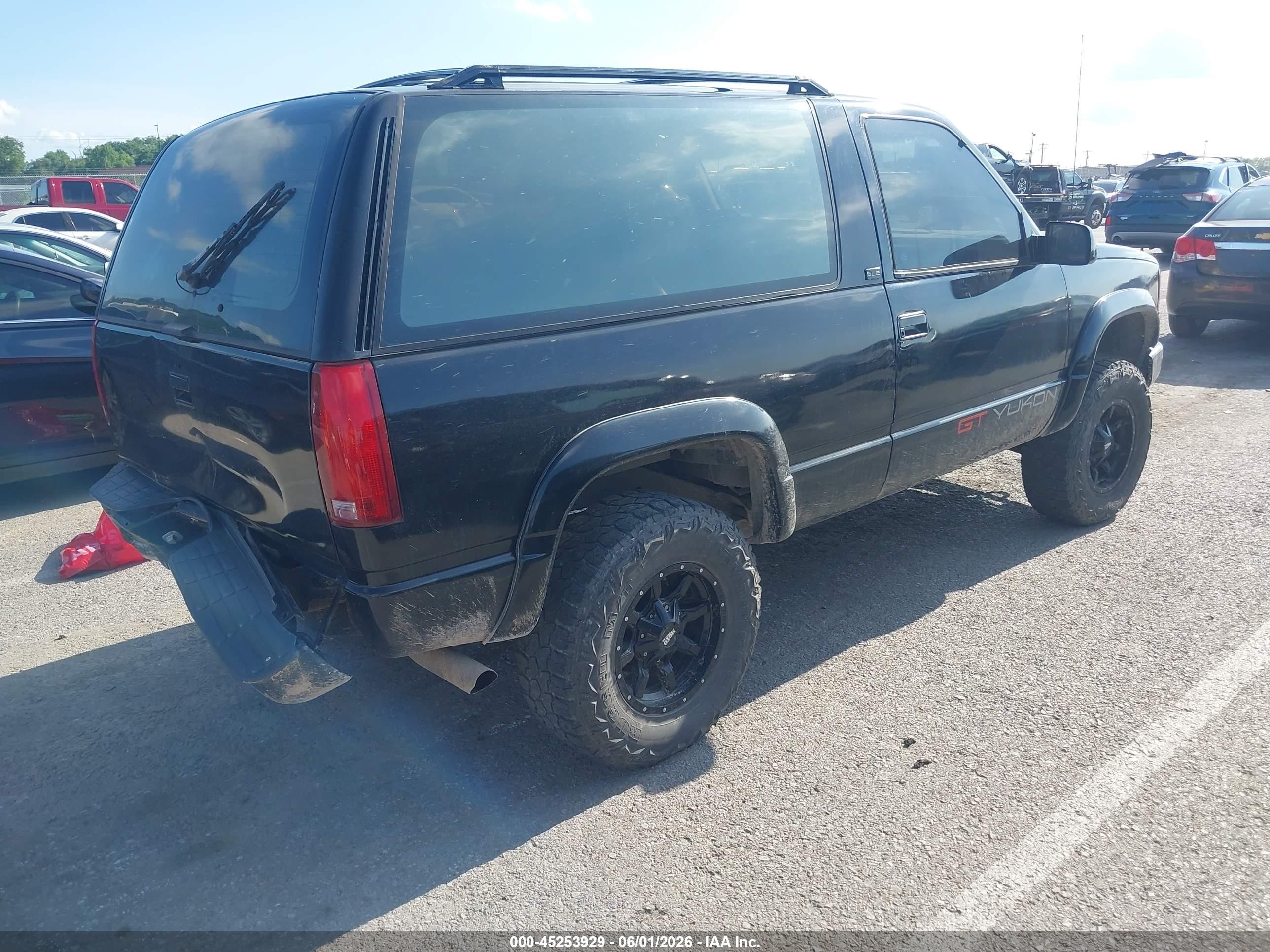 1992 Gmc Yukon   Black vin: 1GKEK18K8NJ714962