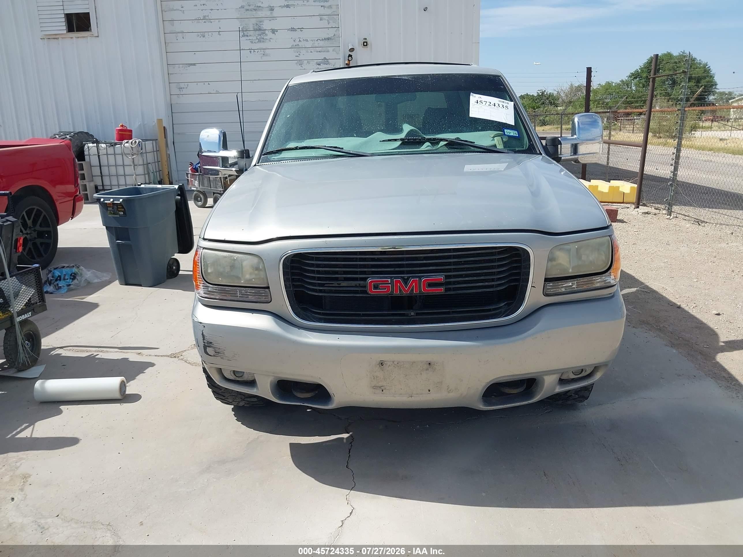 2000 Gmc Yukon Denali   Silver vin: 1GKEK63R7YR223371