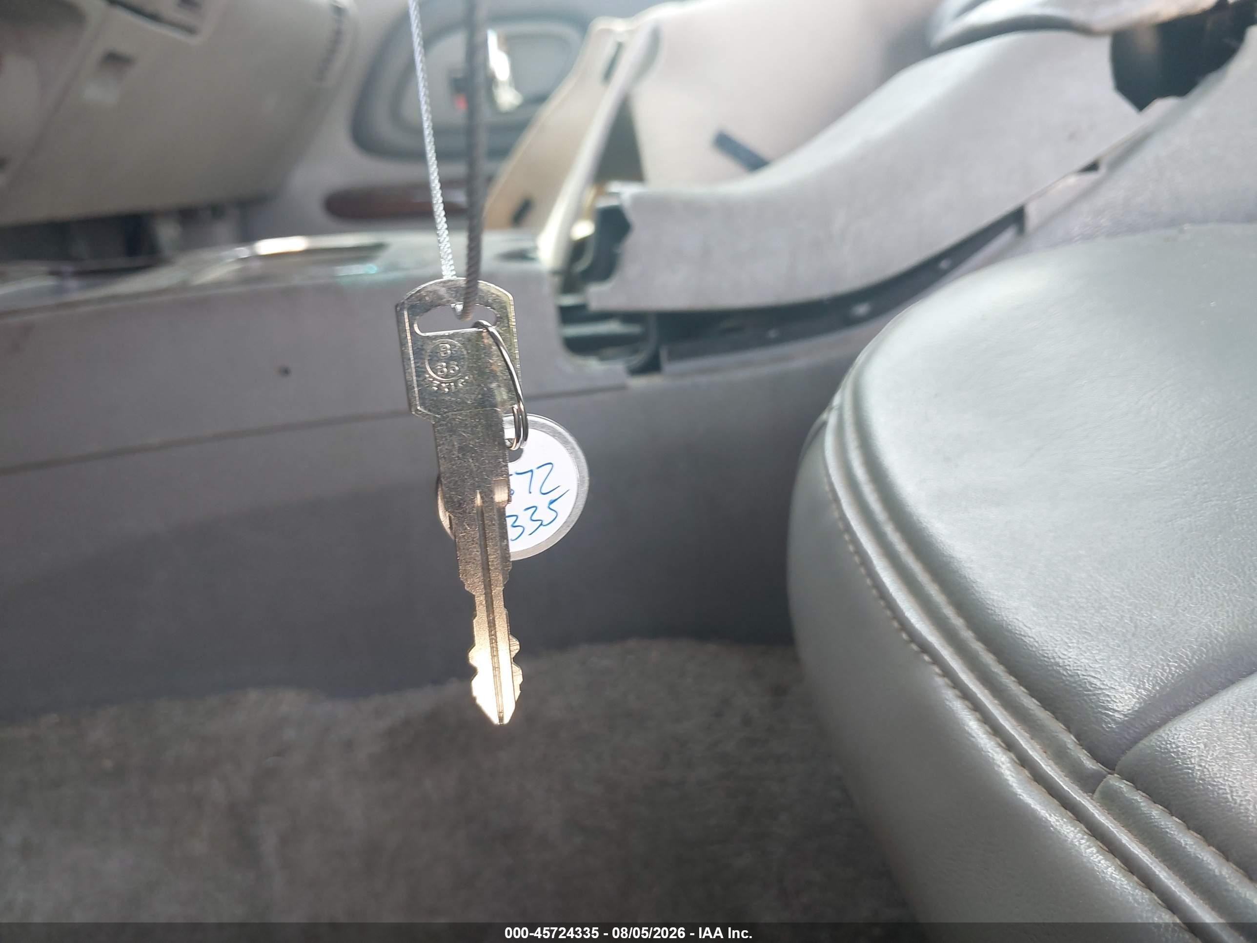 2000 Gmc Yukon Denali   Silver vin: 1GKEK63R7YR223371