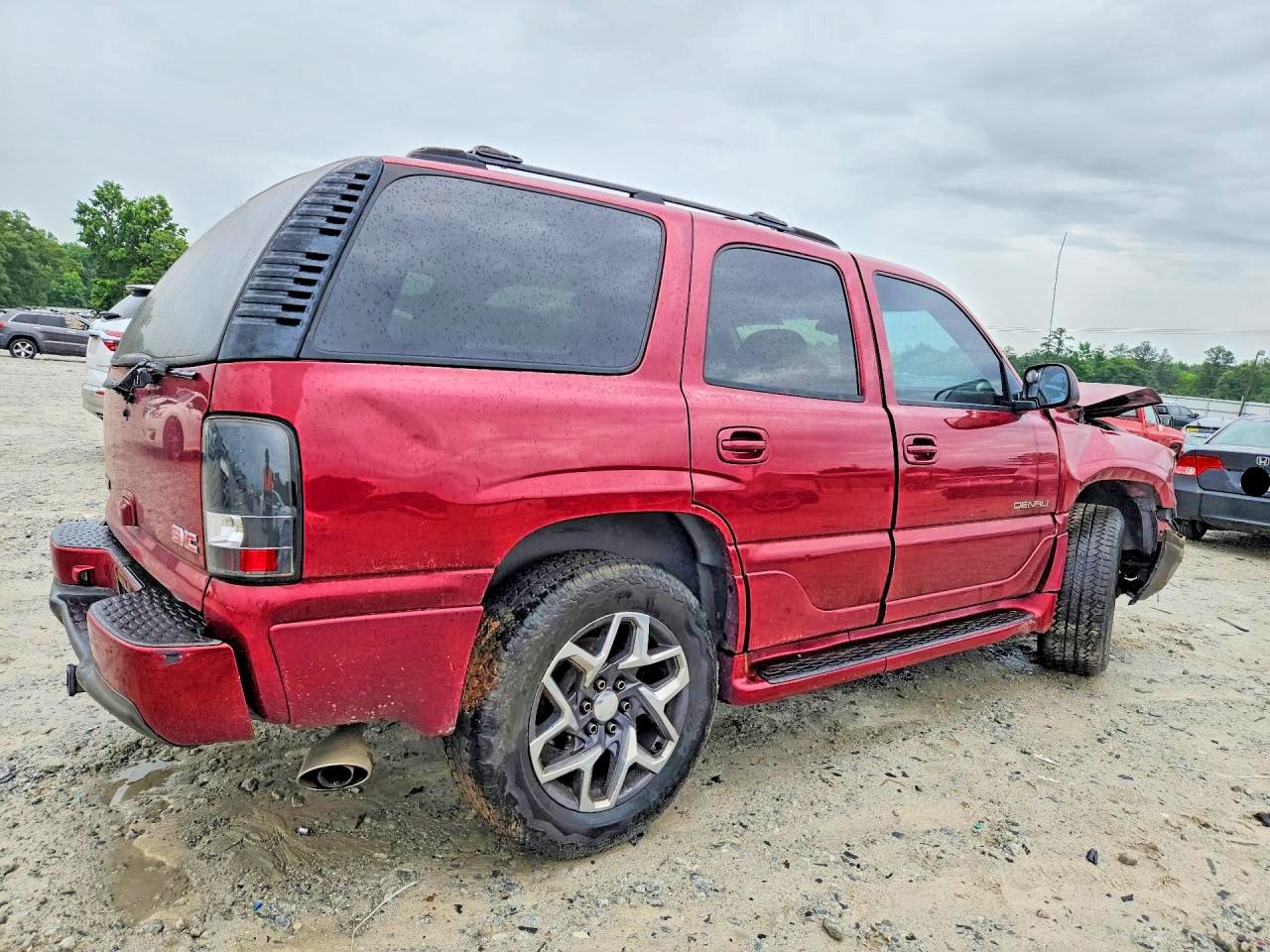 2004 Gmc Yukon Denali Red vin: 1GKEK63U44J245616