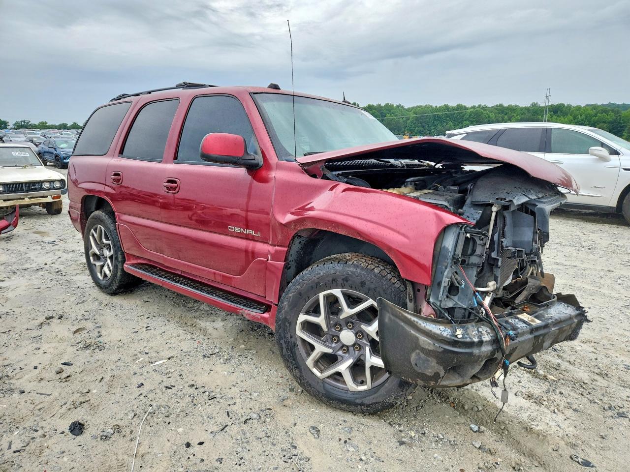 2004 Gmc Yukon Denali Red vin: 1GKEK63U44J245616