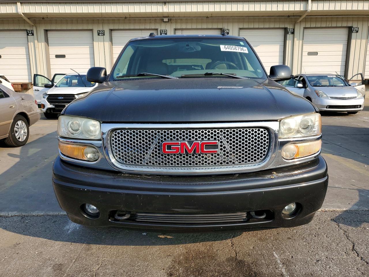 2004 Gmc Yukon Denali Серый vin: 1GKEK63U44J278633