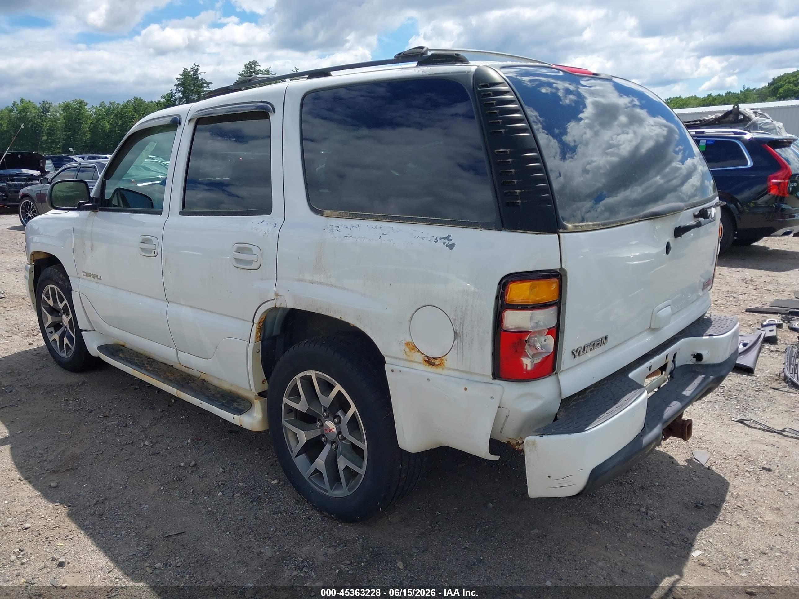 2004 Gmc Yukon Denali White vin: 1GKEK63U44J292080