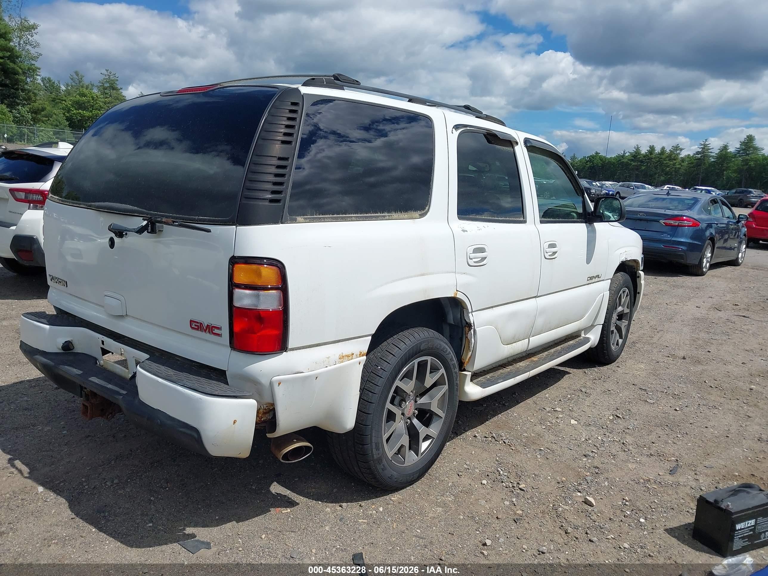 2004 Gmc Yukon Denali White vin: 1GKEK63U44J292080