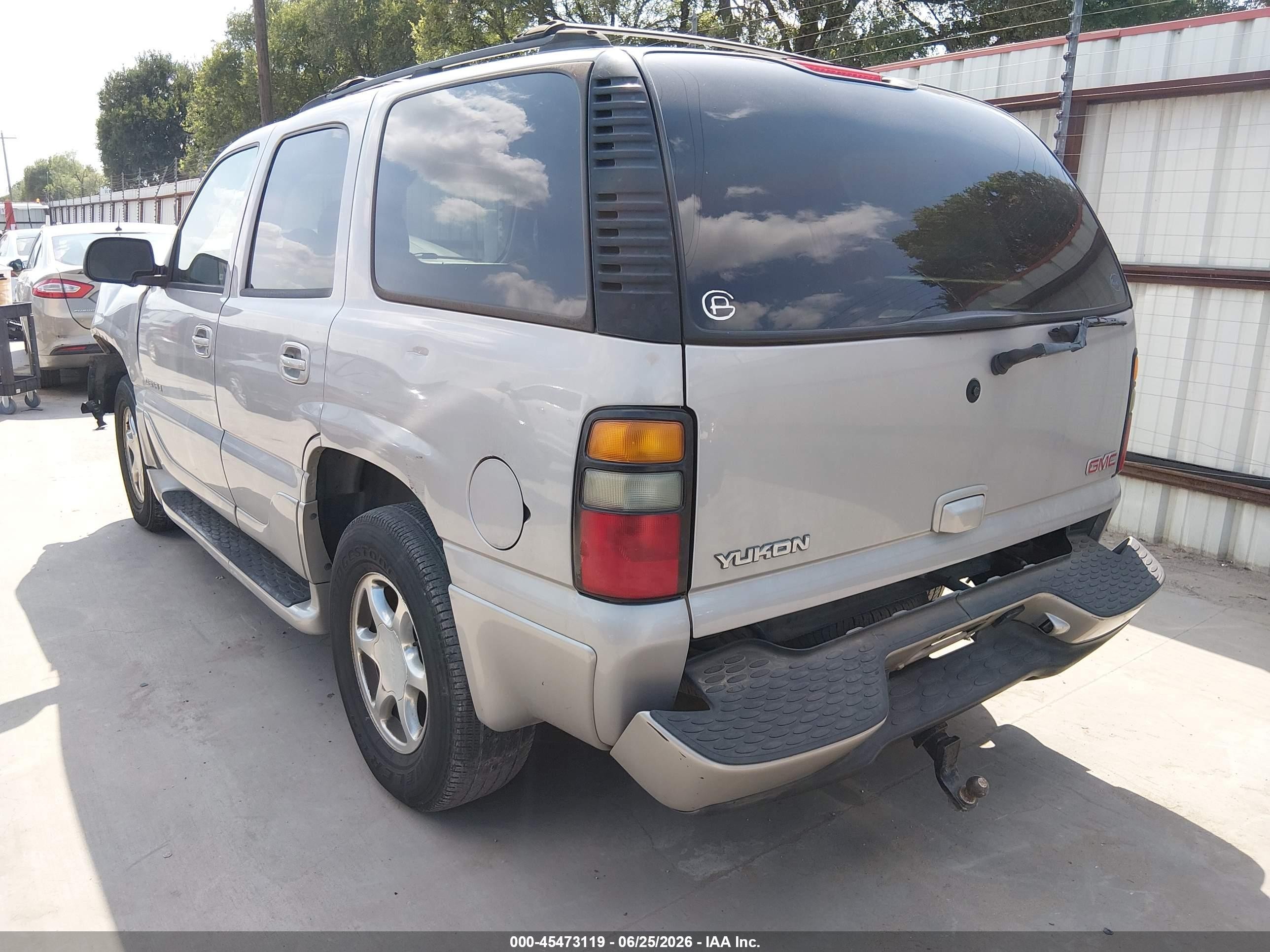 2004 Gmc Yukon Denali Champagne vin: 1GKEK63U64J201858